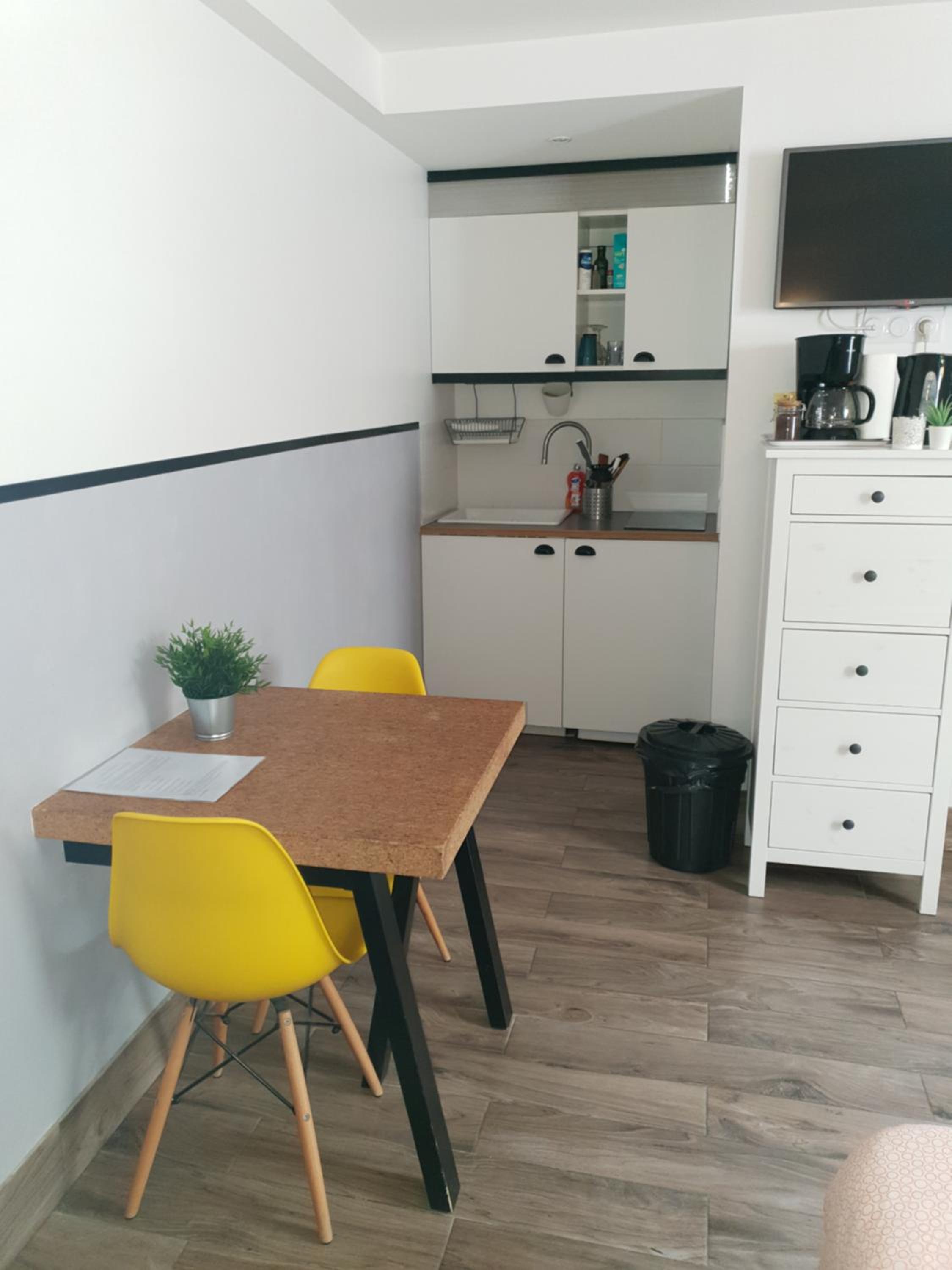 Apartment photo 2