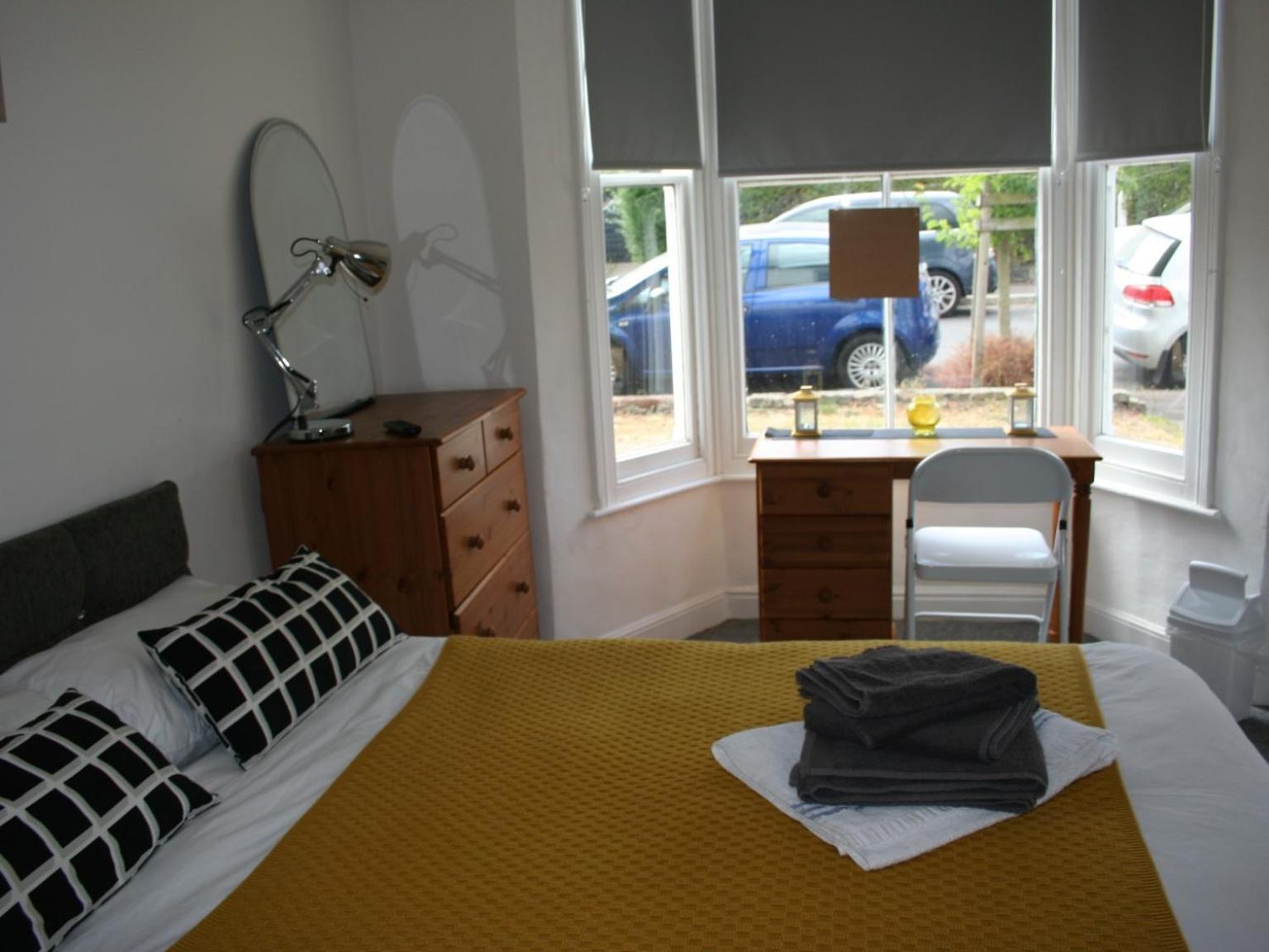 Double Room with Shared Bathroom photo 1