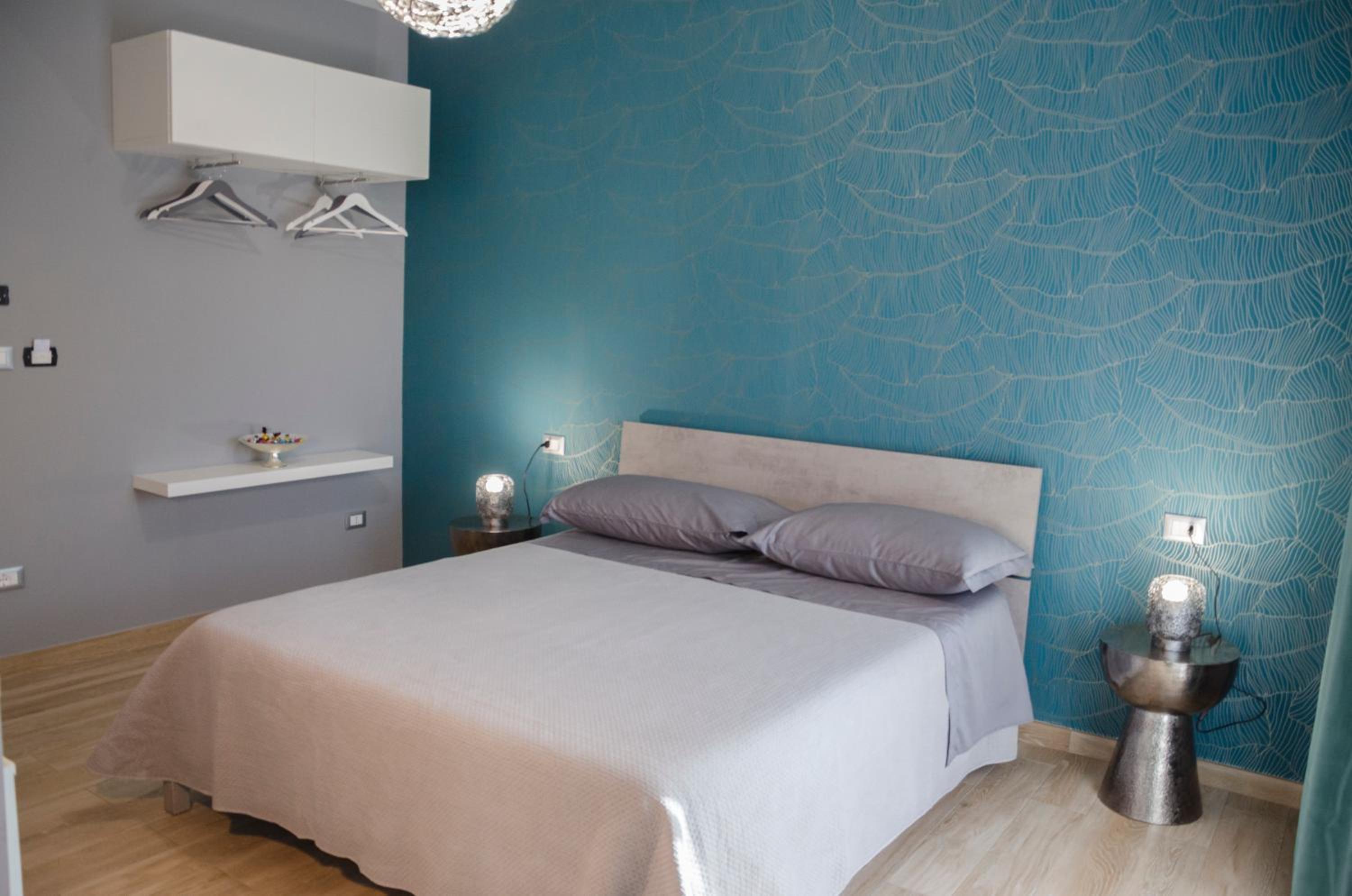 King Room with Balcony - Photo 2