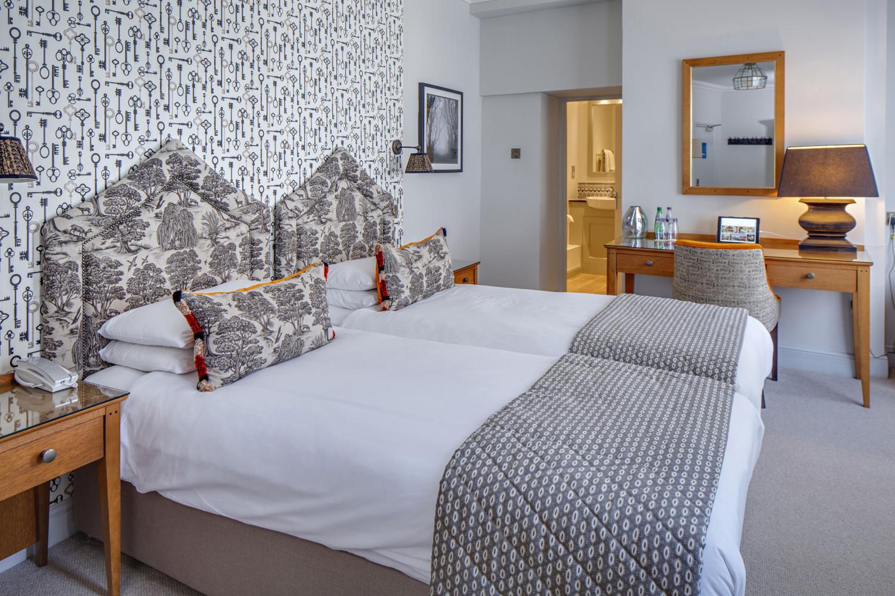 Executive Double Room - Photo 9