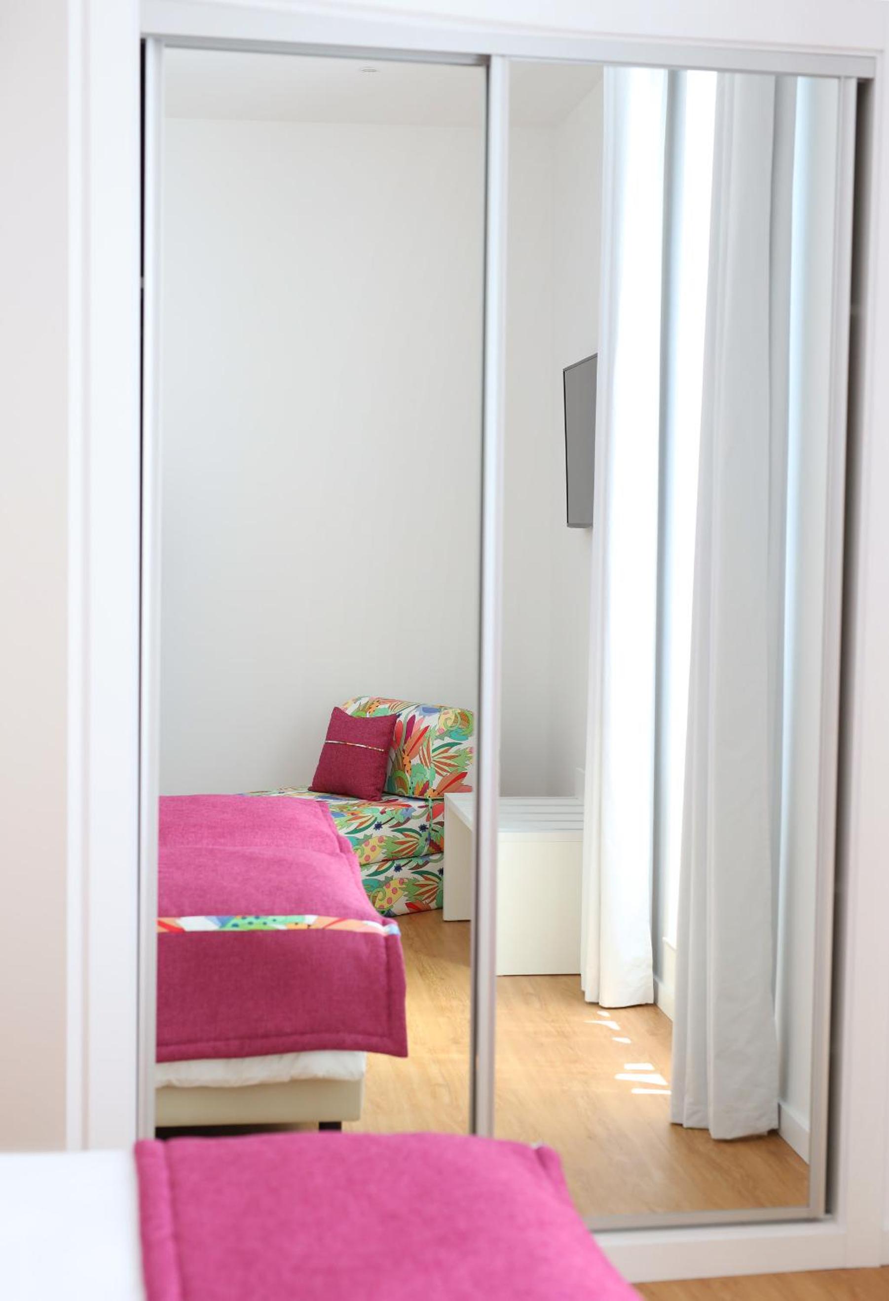 Large Double or Twin Room - Photo 12