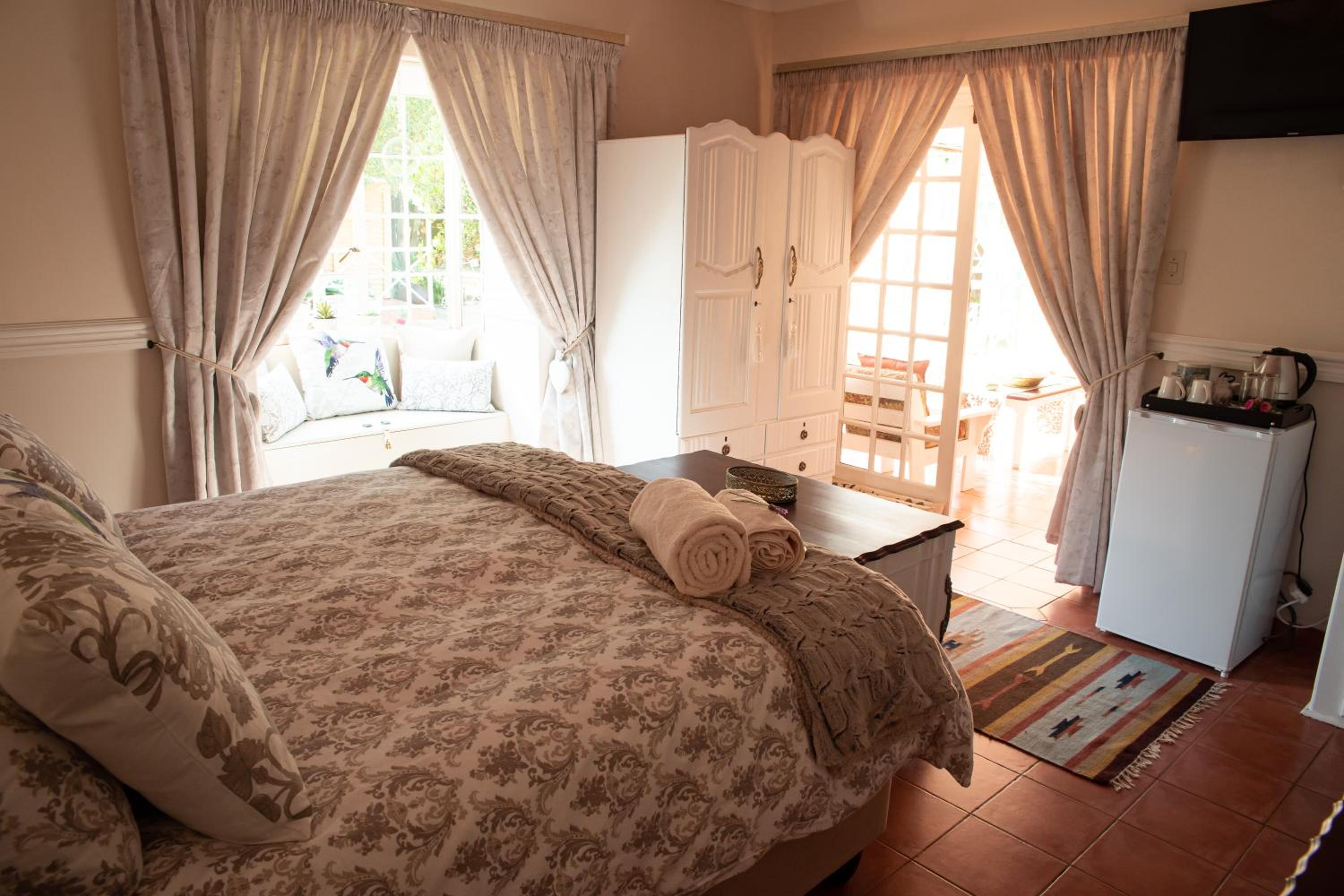 Queen Room - Photo 8