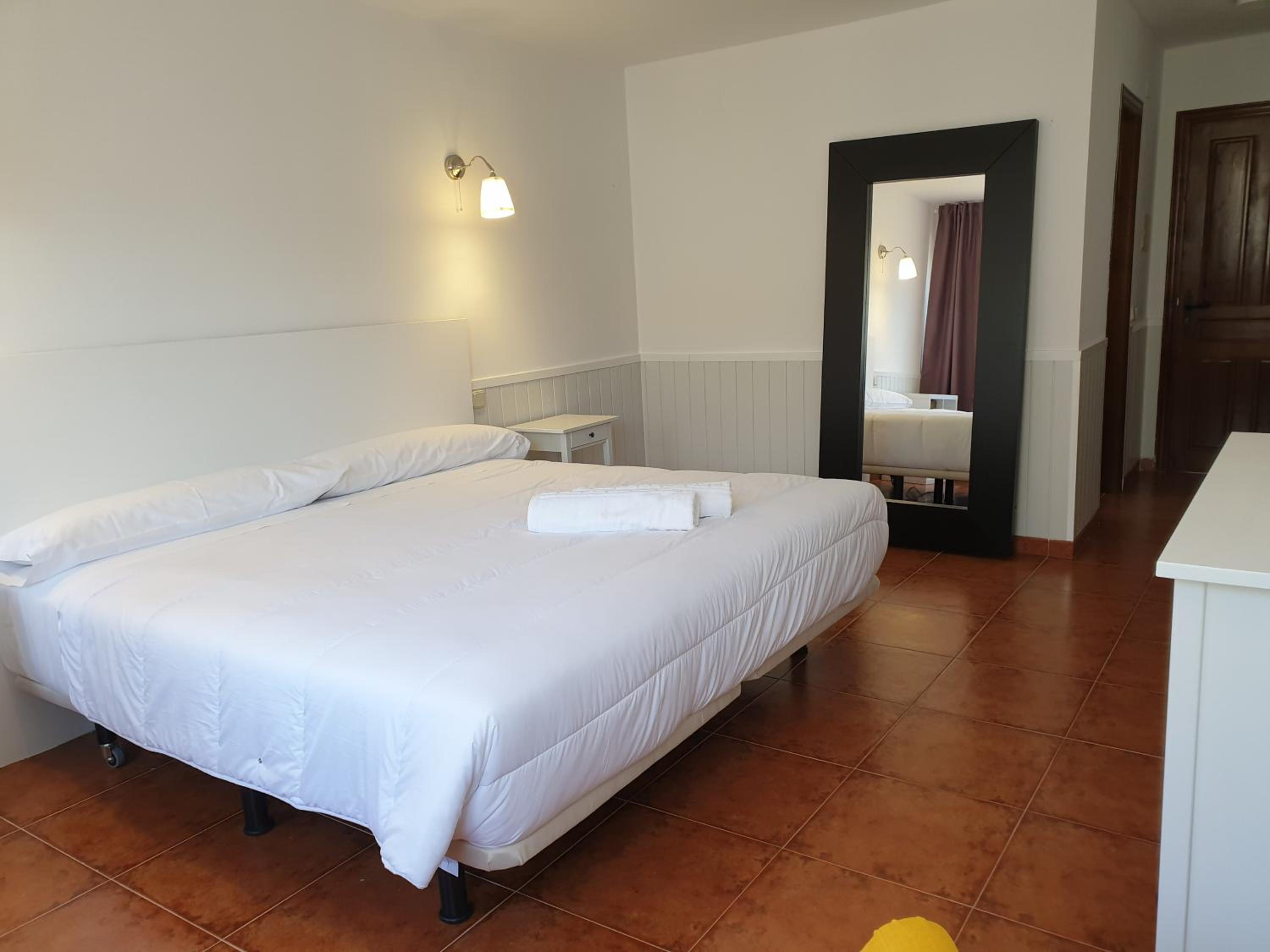 Double Room - Photo 3