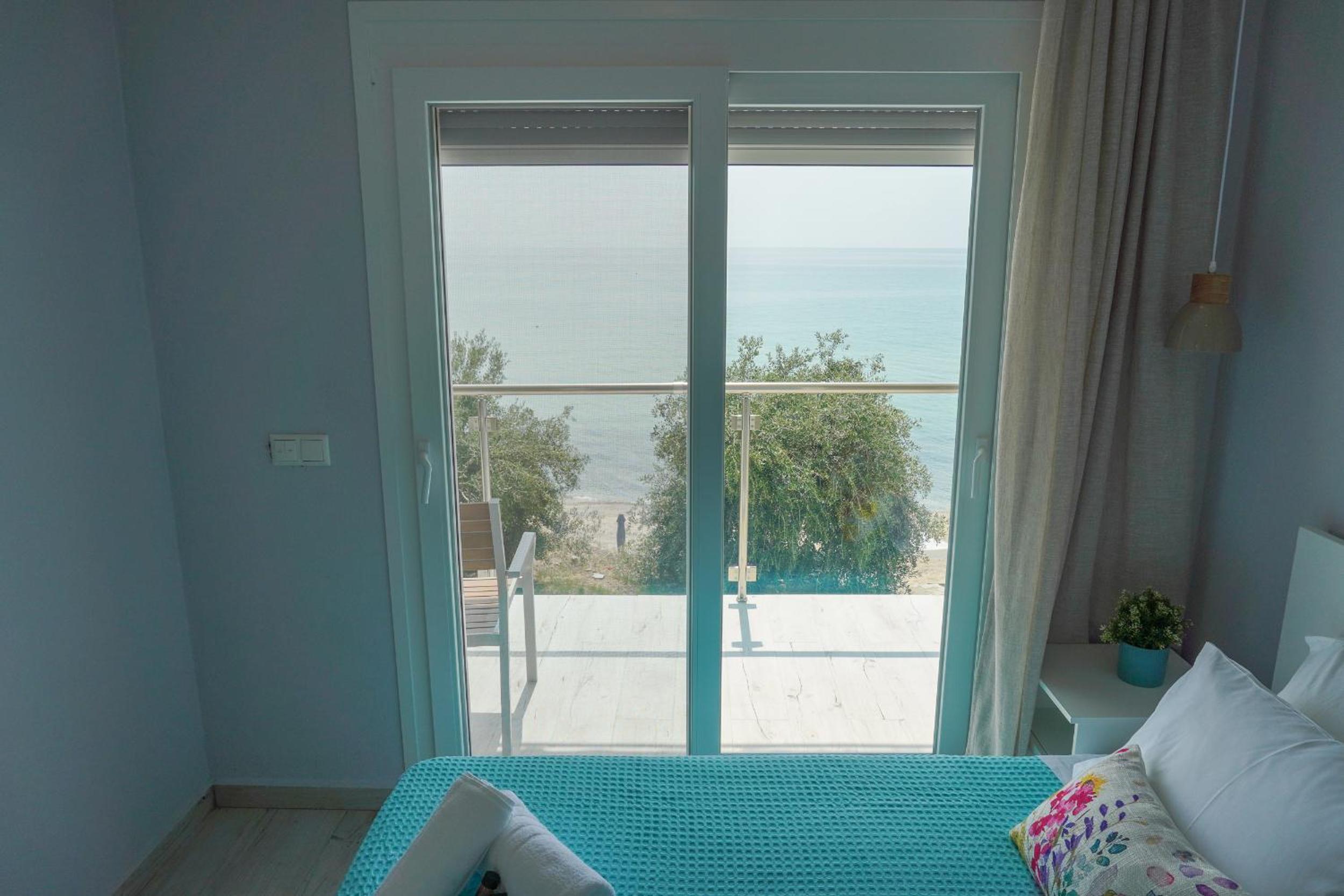 Villa - Beach Front photo 2
