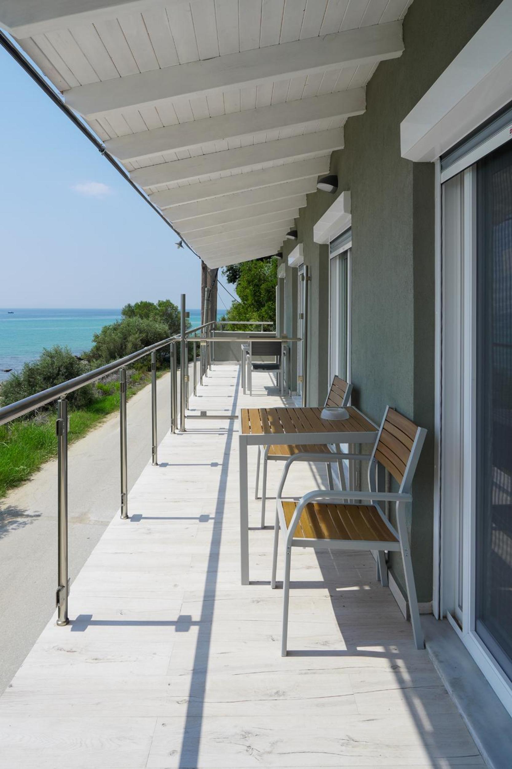 Villa - Beach Front photo 2