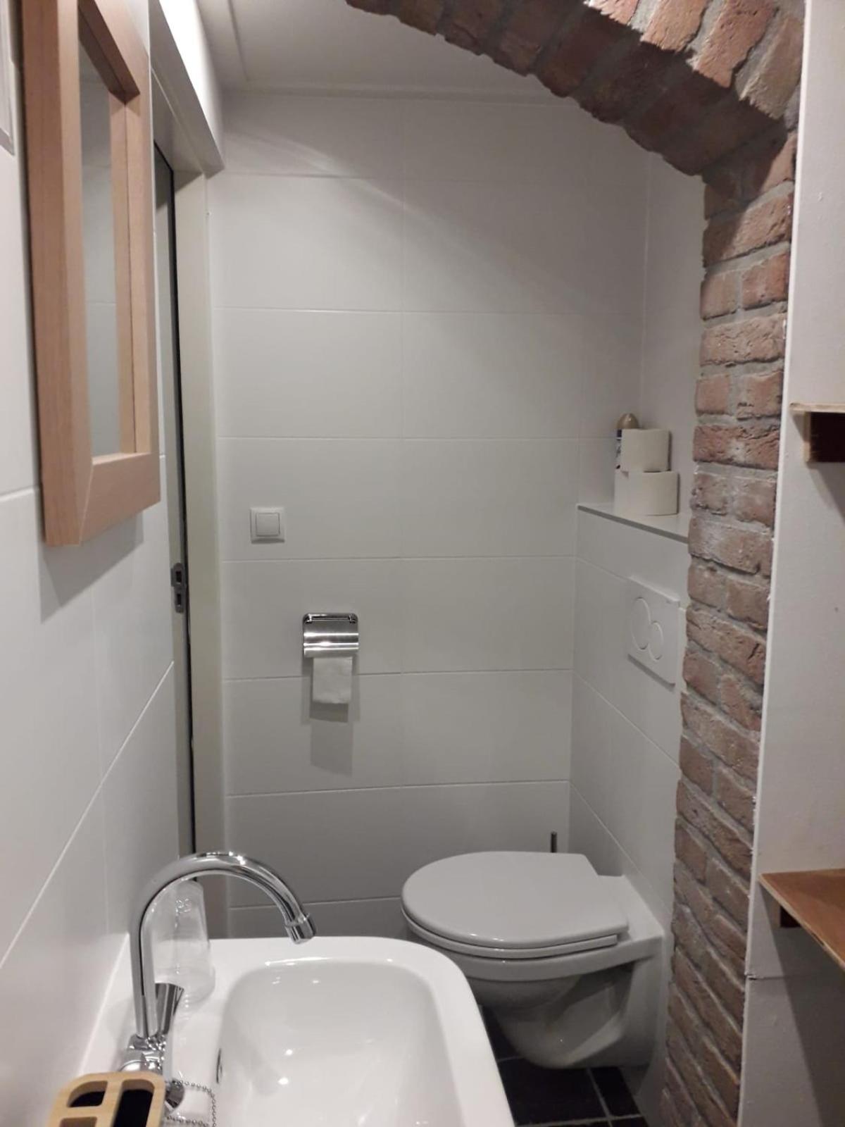 Family Room with Private Bathroom - Photo 10