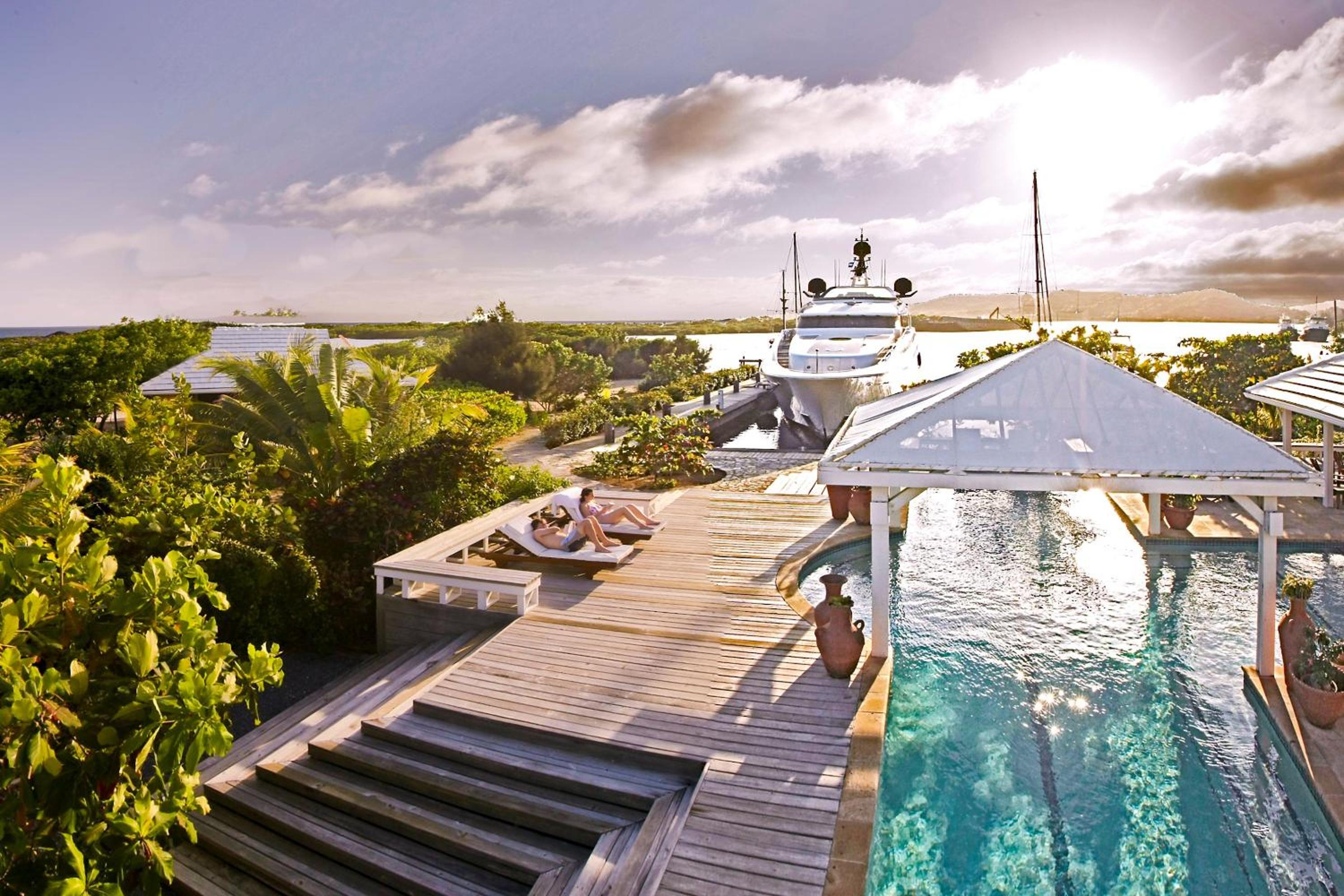 Oceanfront One-Bedroom Villa  photo 2