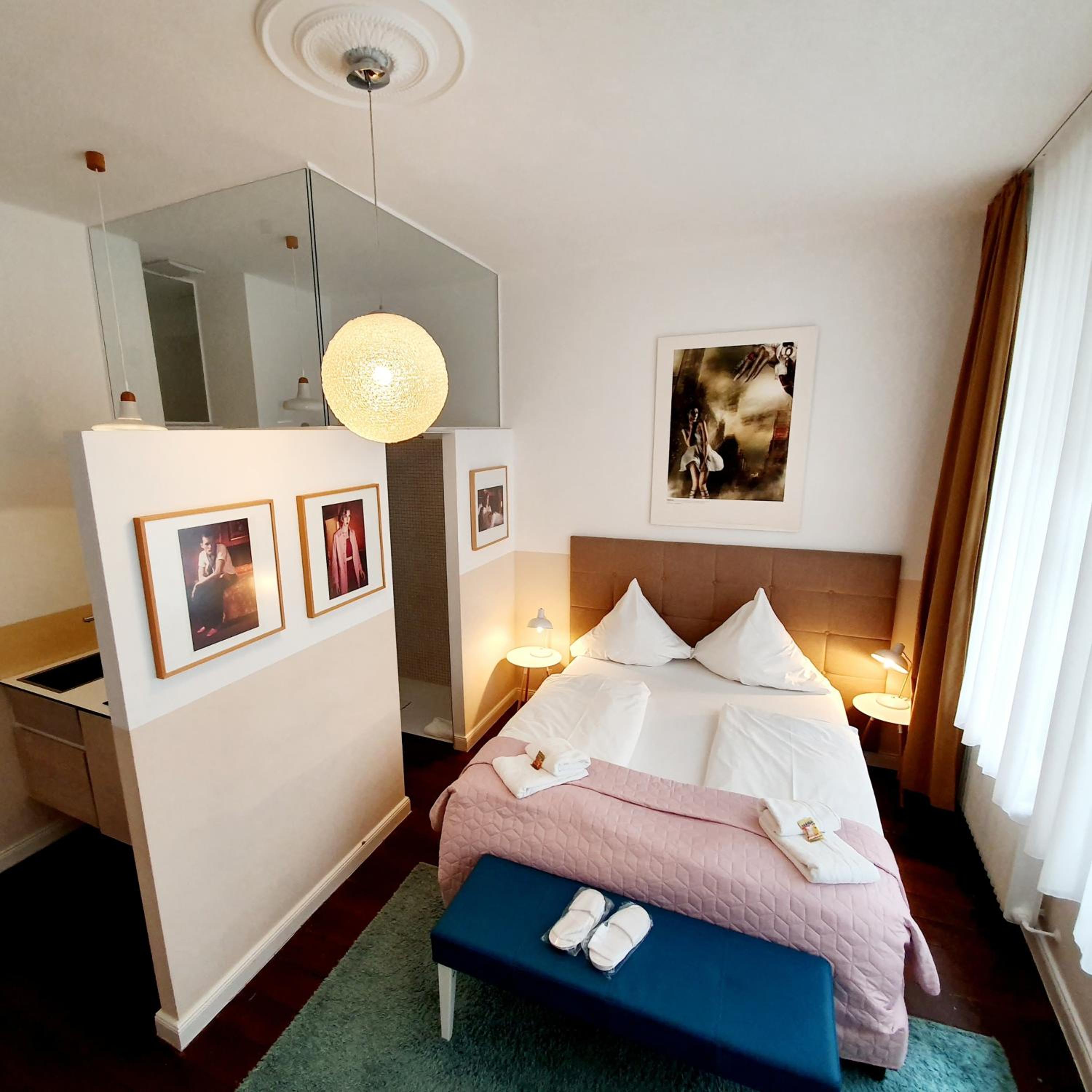 Deluxe Double Room - Photo 10