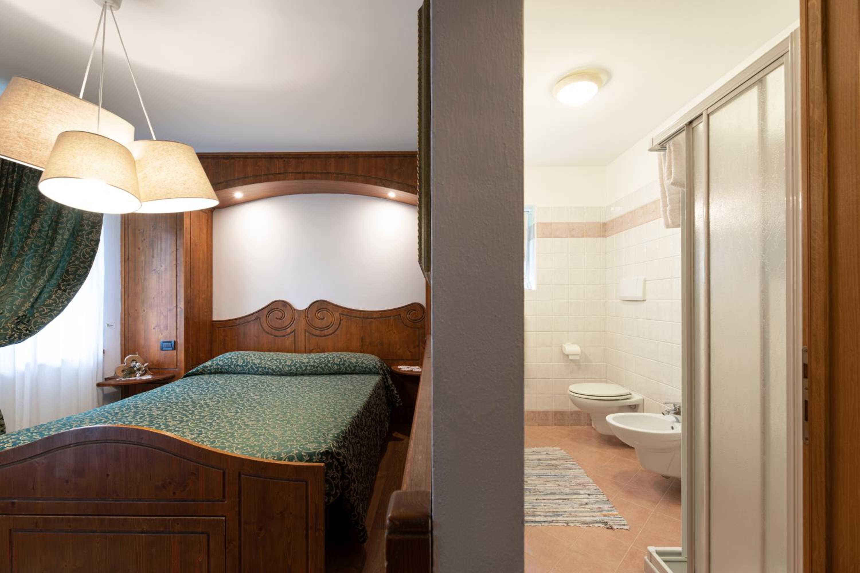 Standard Double or Twin Room with Balcony - Photo 4