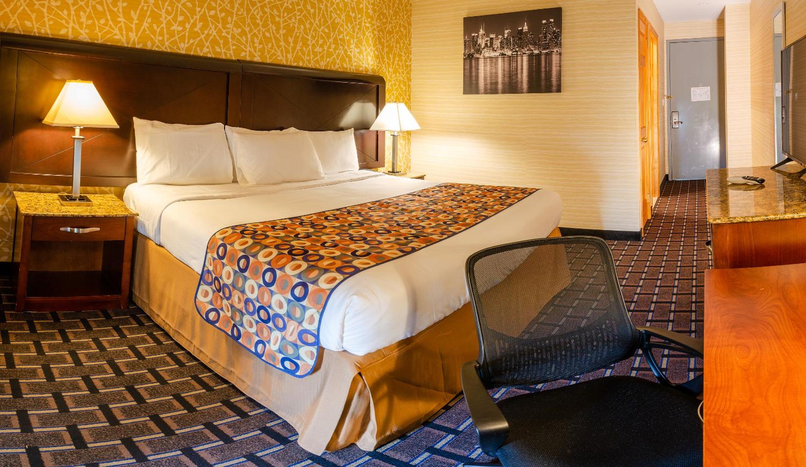 Deluxe King Room photo 1