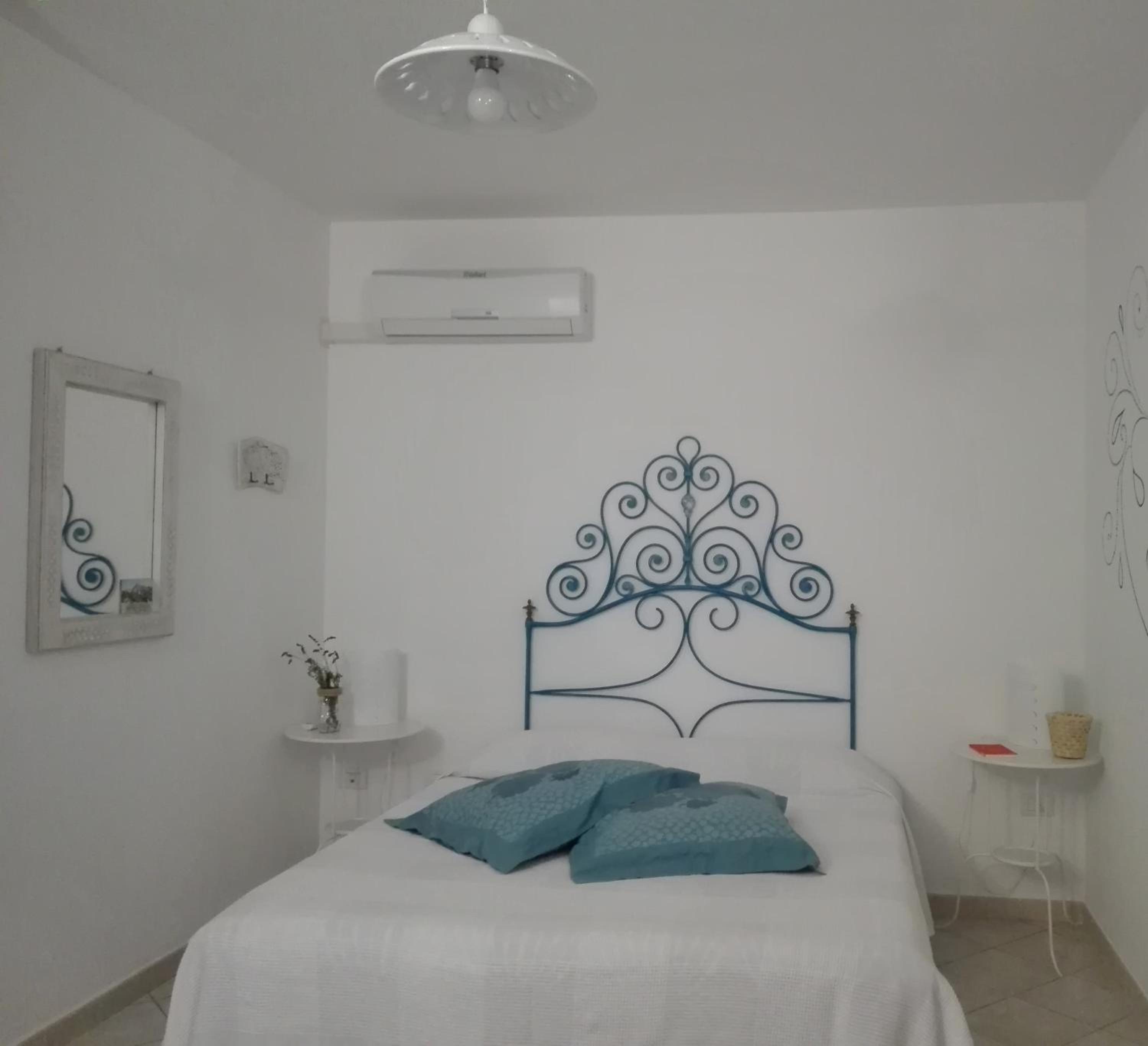 Double Room with Private External Bathroom photo 1