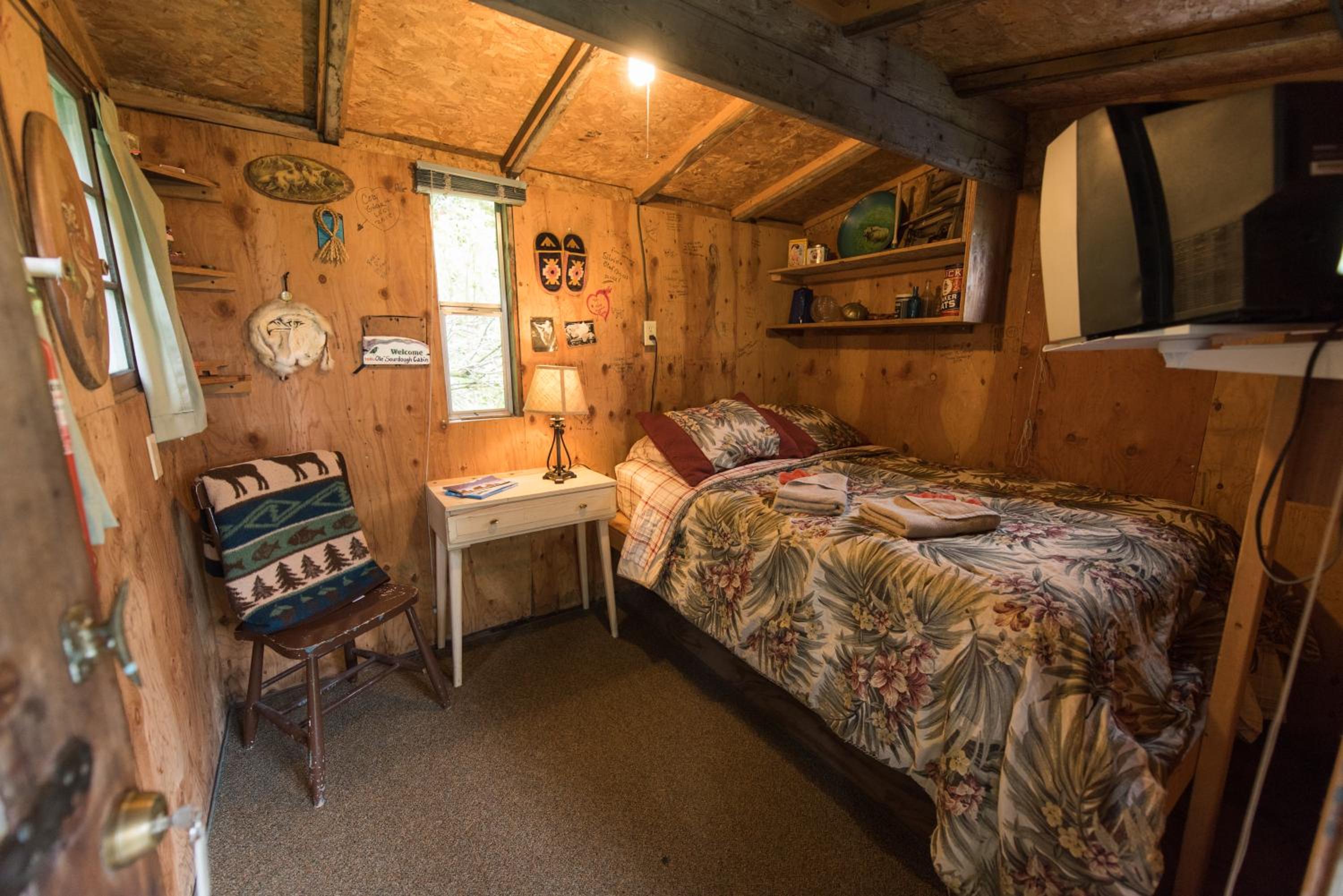 Cabin with Shared Bathroom with Shared Bathroom photo 1