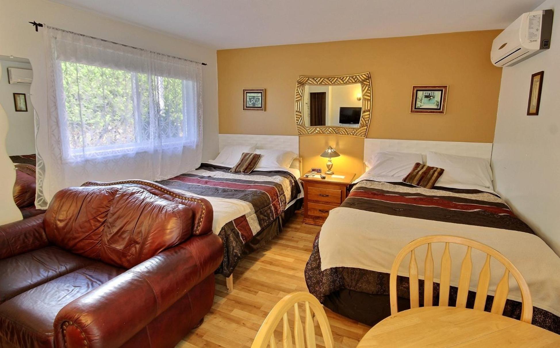 Deluxe Studio with Lake View and Balcony photo 1
