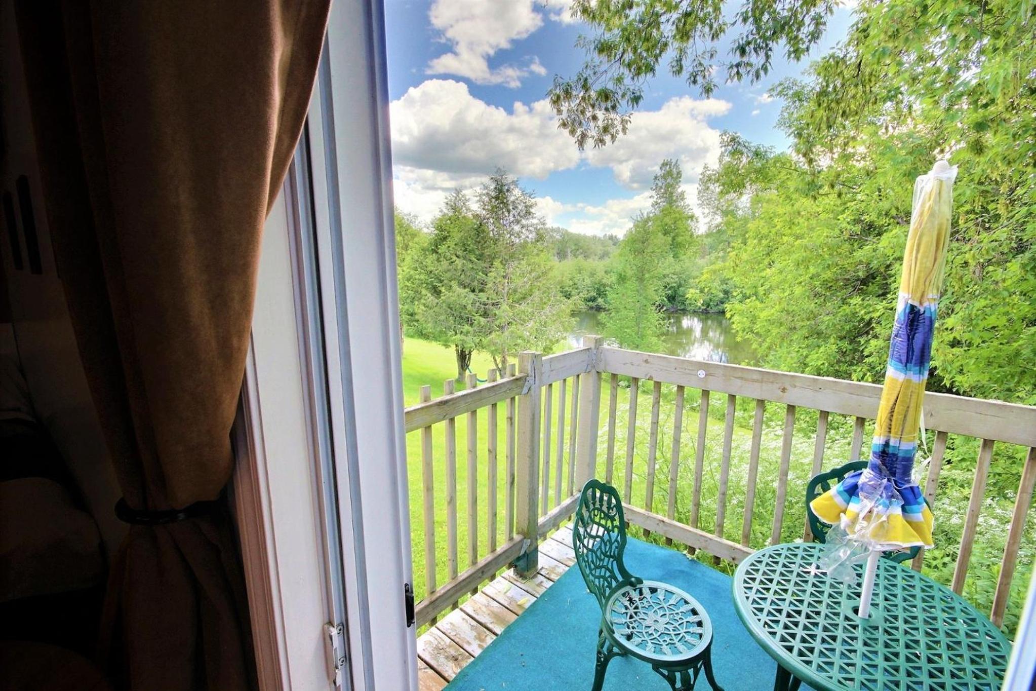Deluxe Studio with Lake View and Balcony photo 3