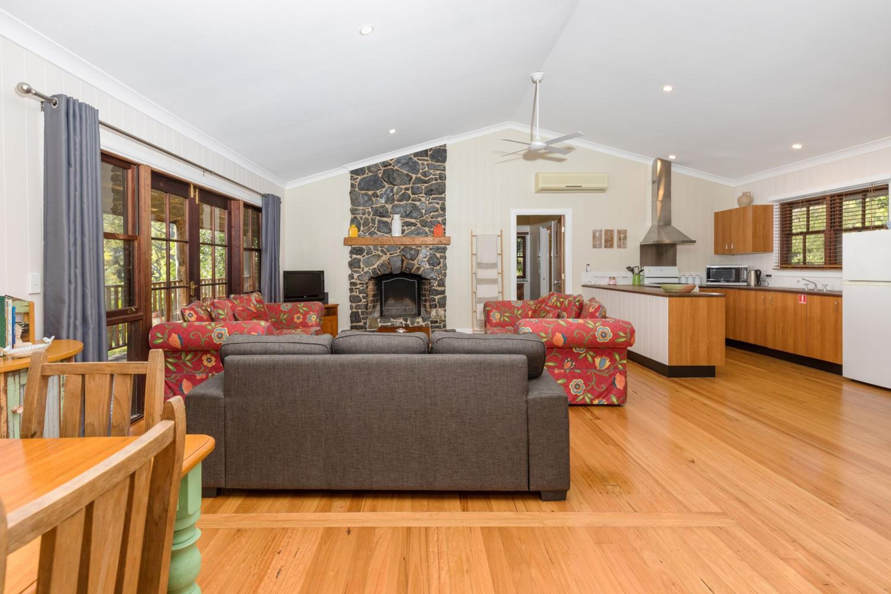Three Bedroom Family Cottage - 1 photo 2