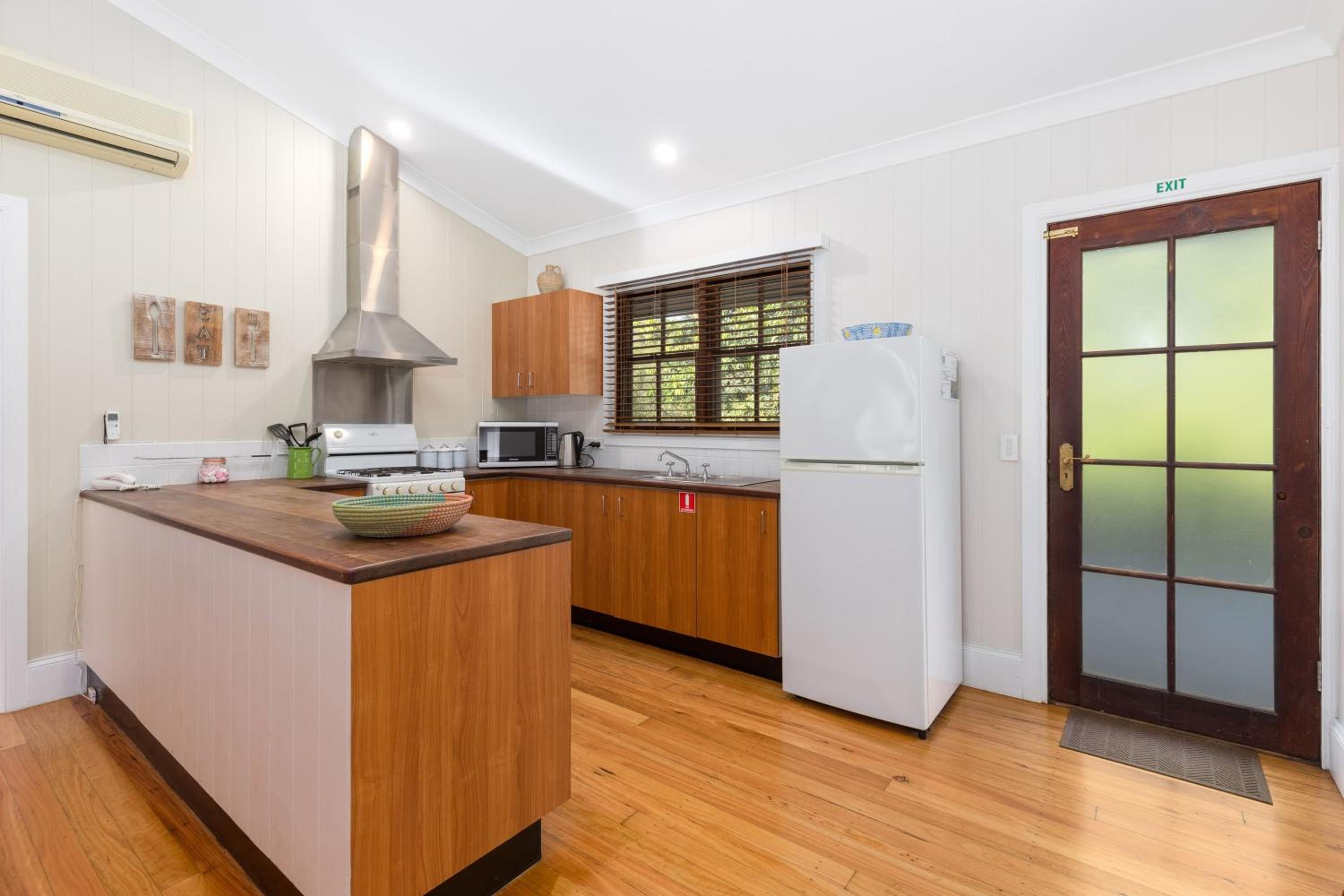 Three Bedroom Family Cottage - 1 photo 3