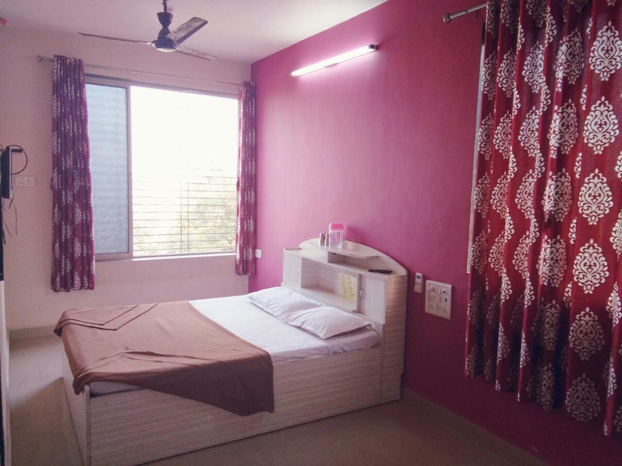 Budget Double Room - Photo 3