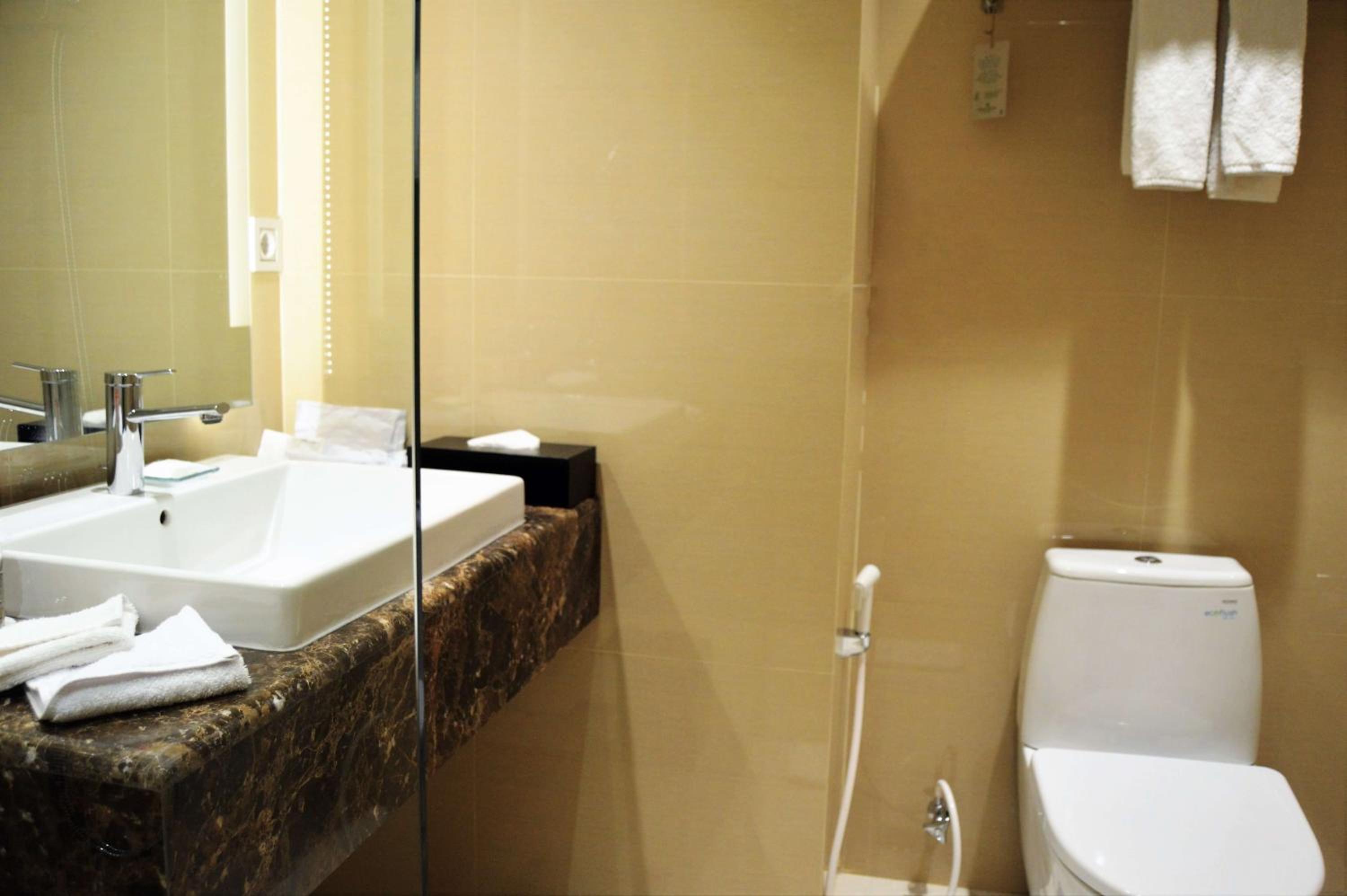 Superior King Room - Photo 4