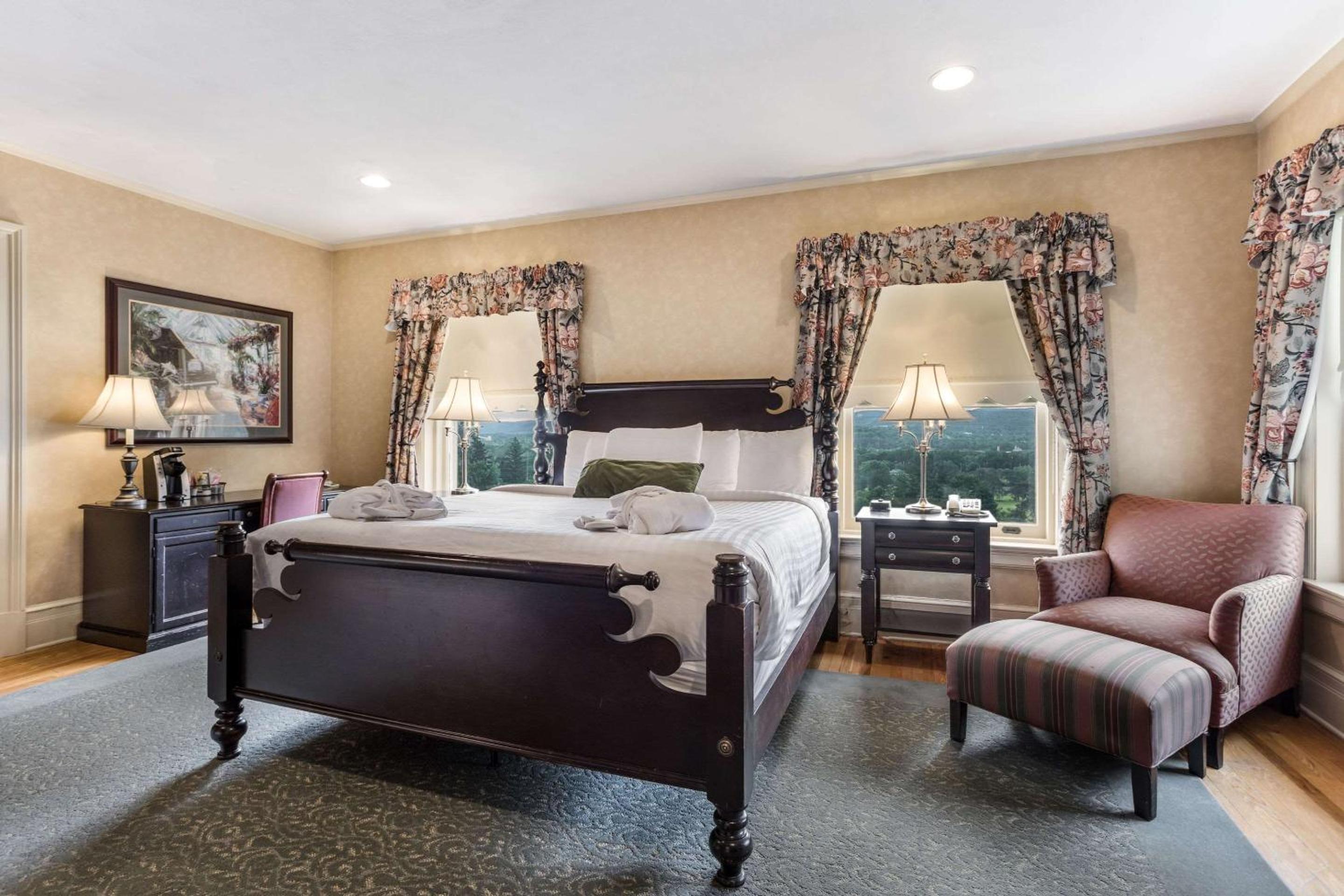 Historical King Suite - Non-Smoking - Photo 3