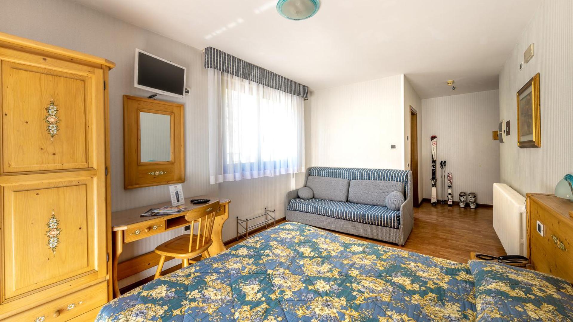 Classic Triple Room photo 1