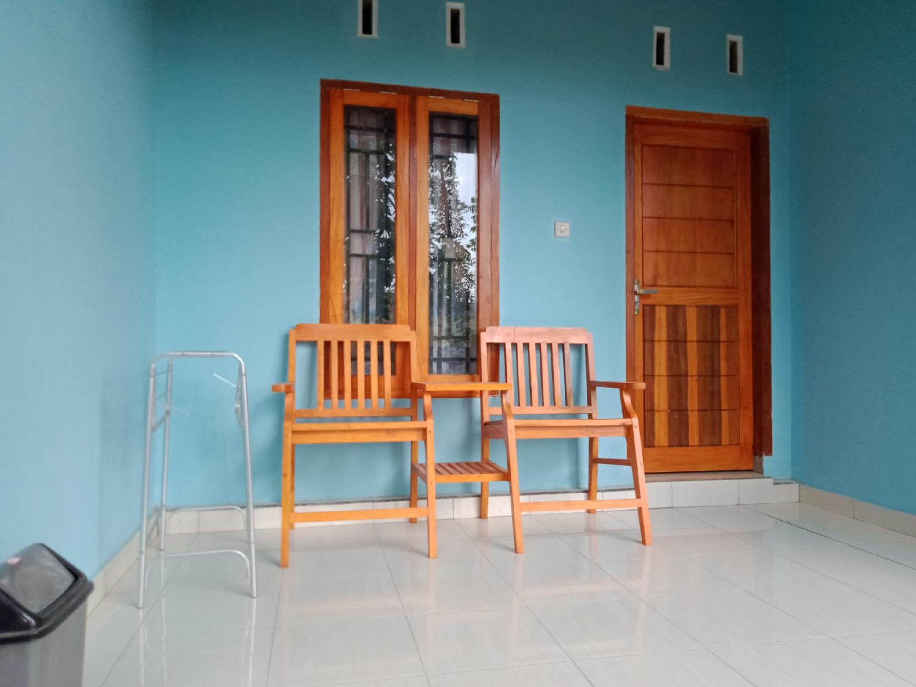 Standard Twin Room - Photo 1