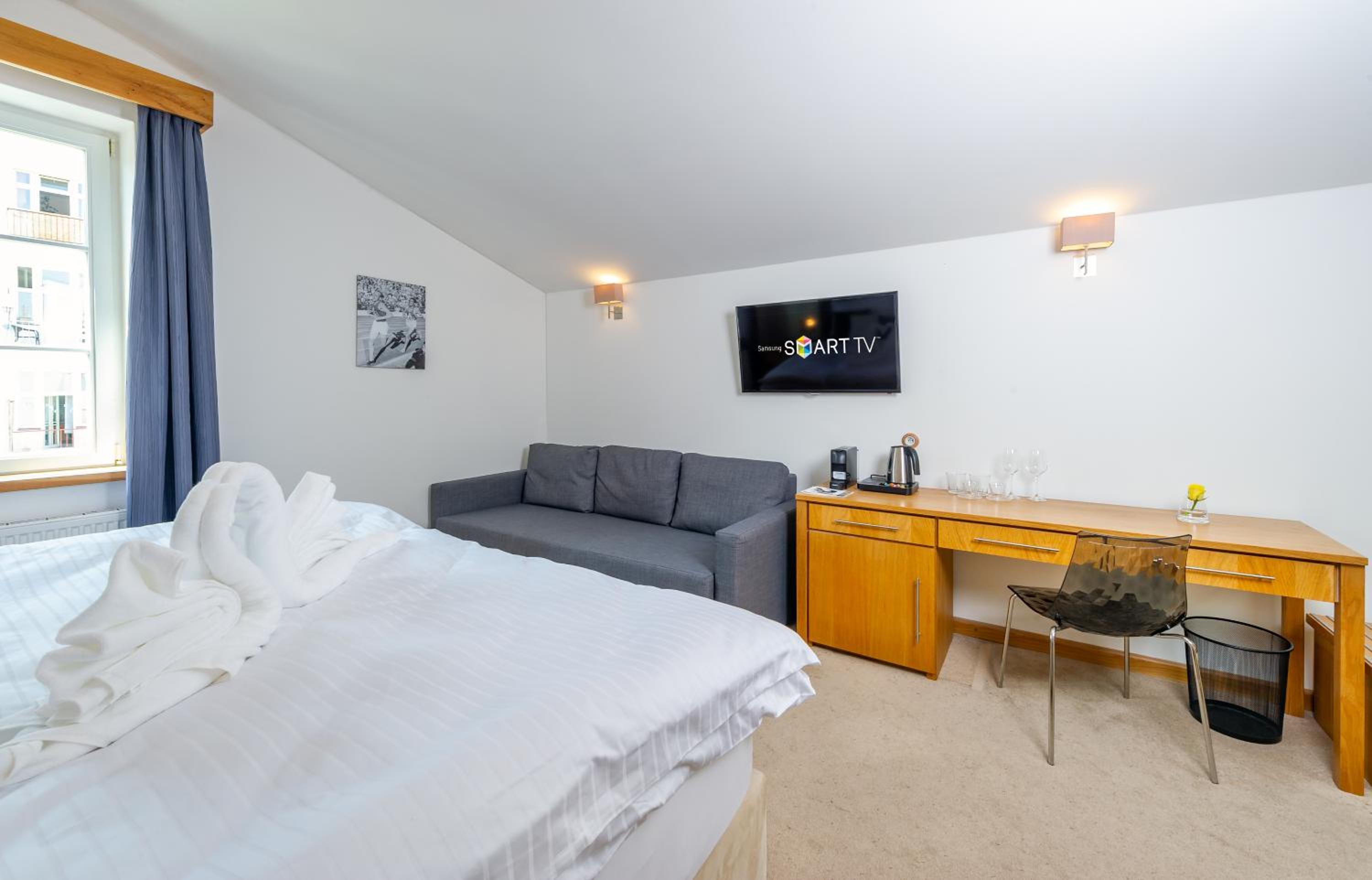 One-Bedroom Apartment - Photo 3