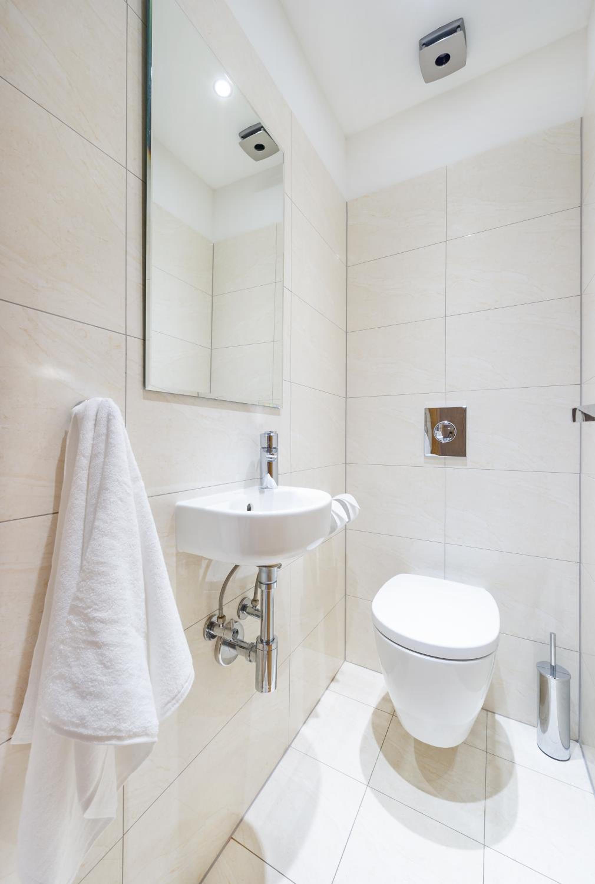 Two-Bedroom Apartment - Photo 2