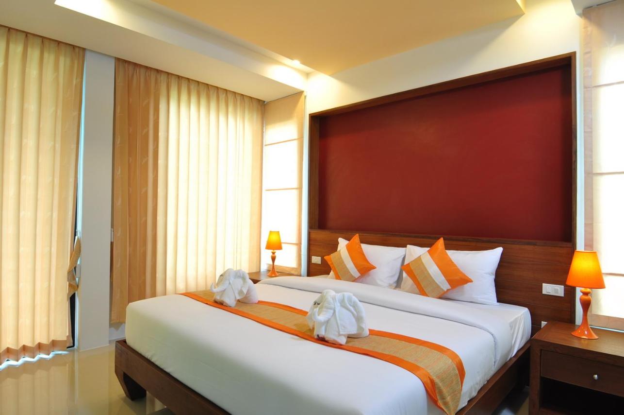 Deluxe Queen Suite - Photo 7