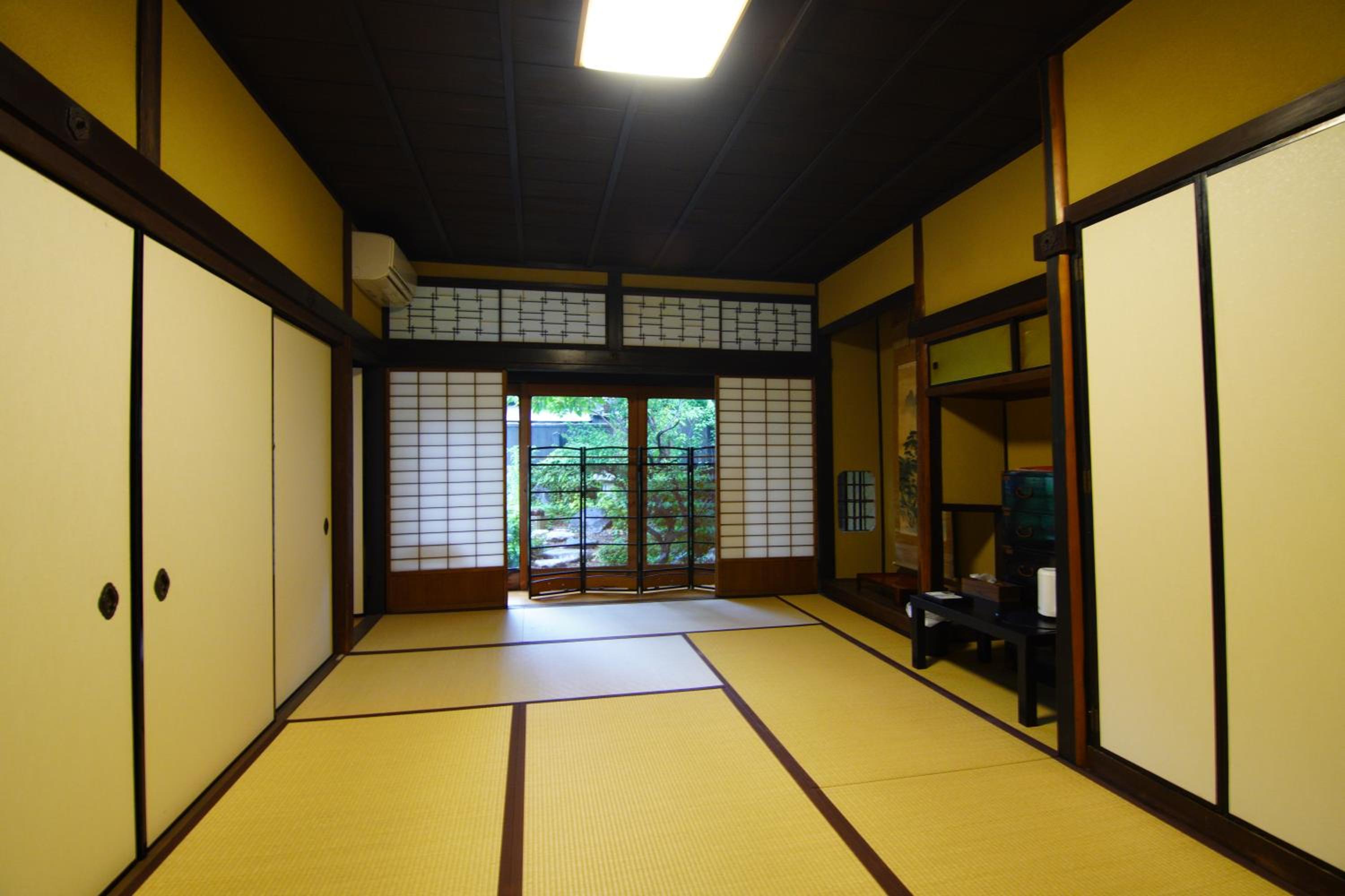 Standard Family Room - Photo 3