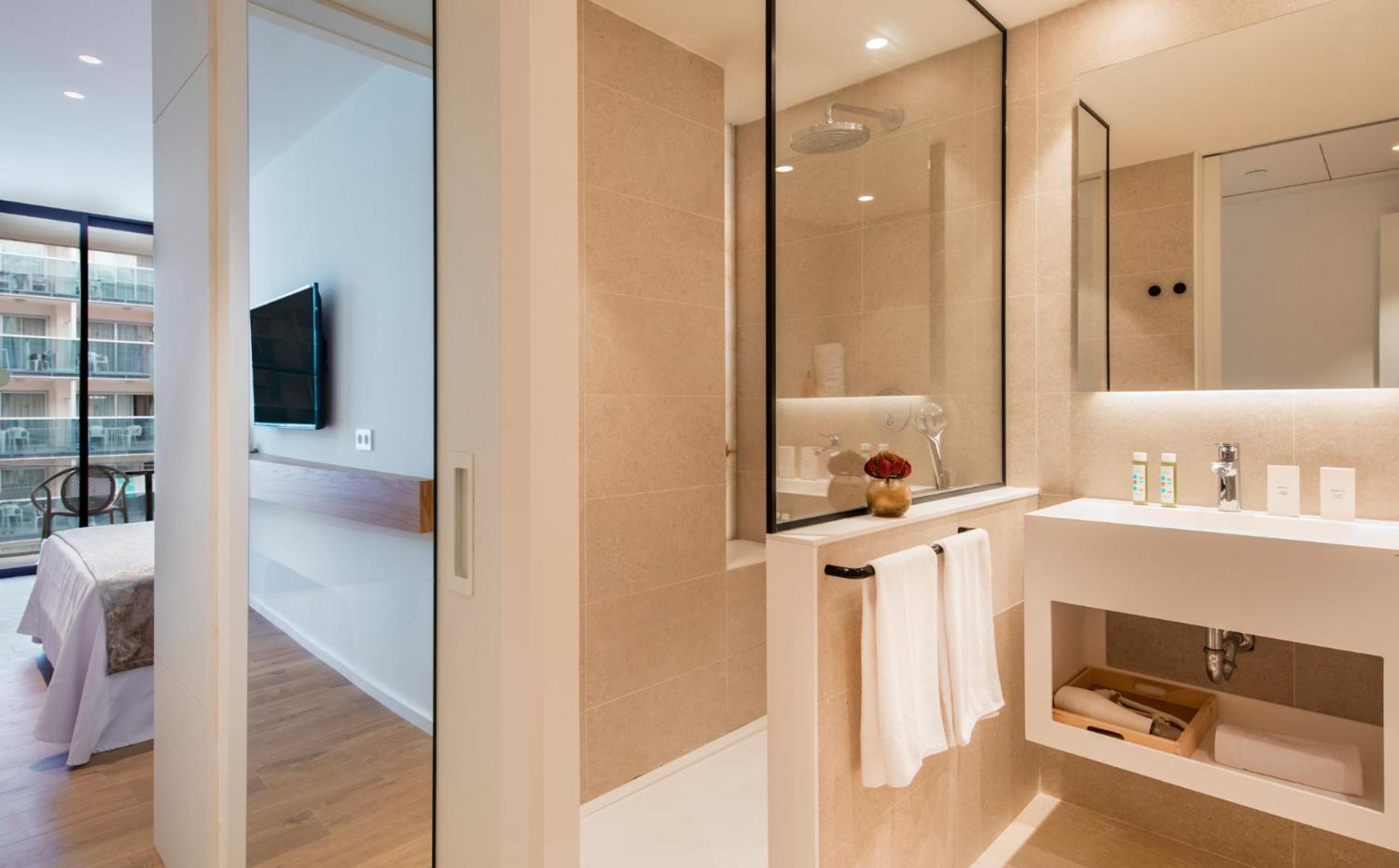 Habitación Doble con Vista a la Piscina