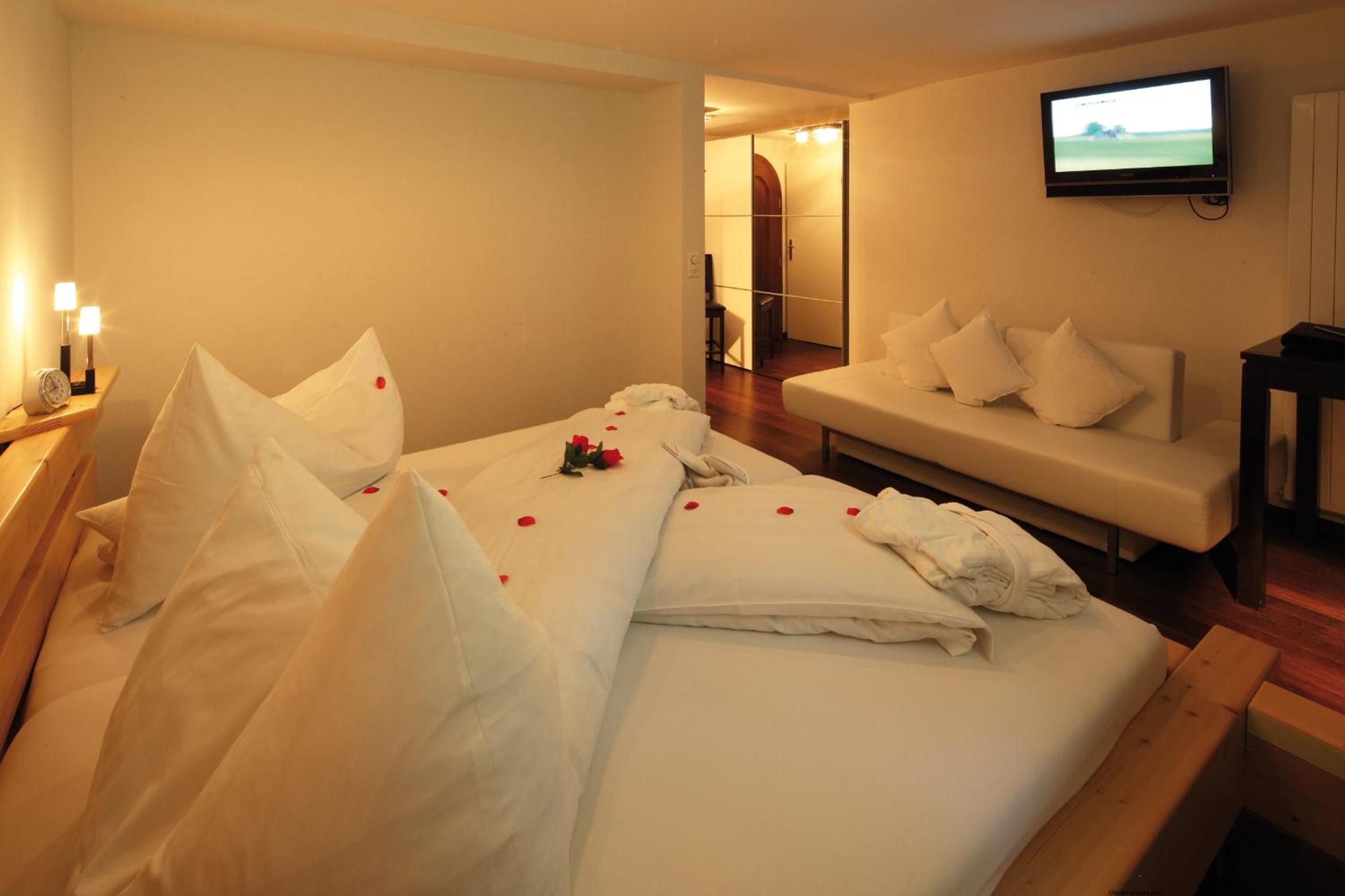 Standard Double Room - Photo 2