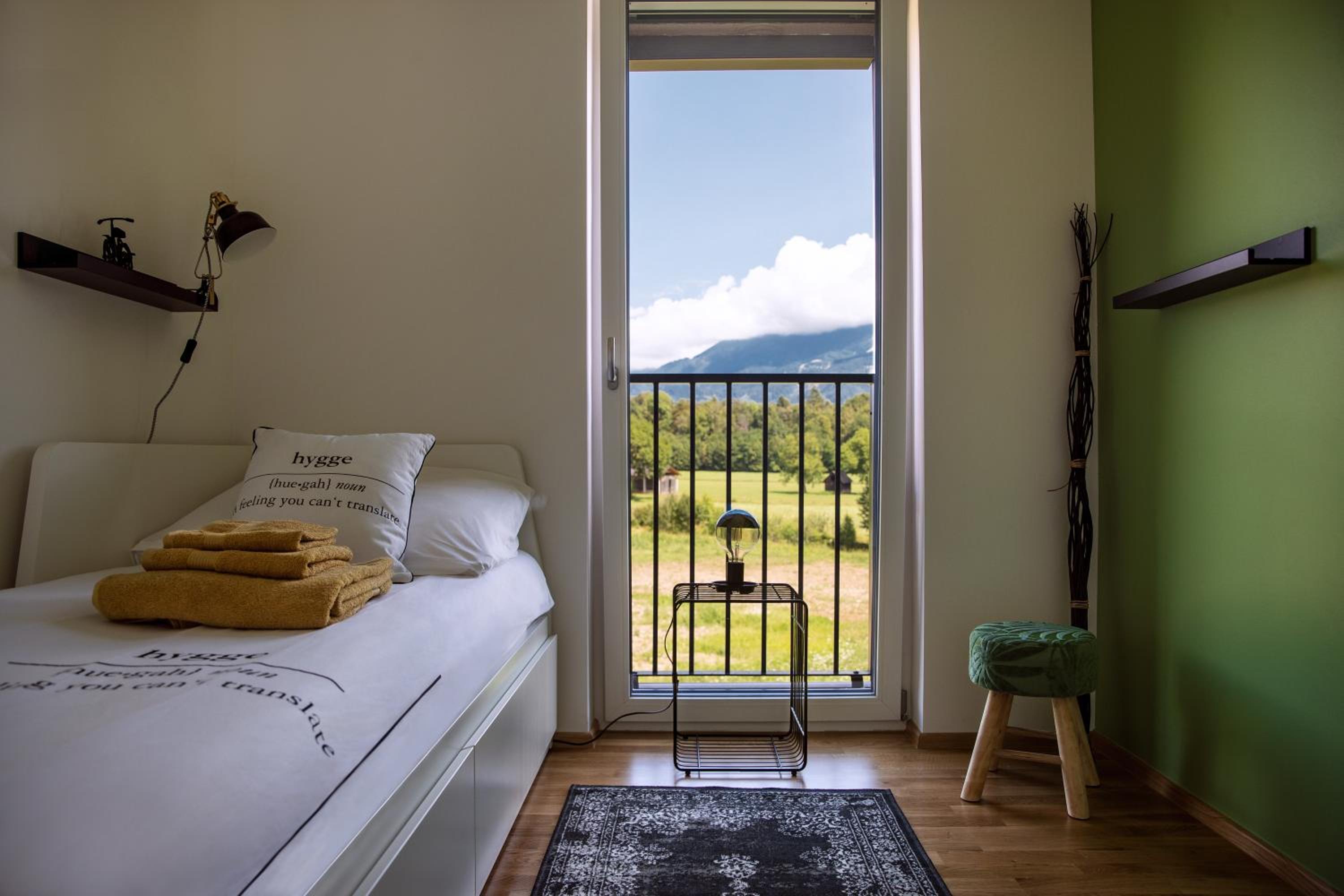 Apartment With Mountain View photo 3