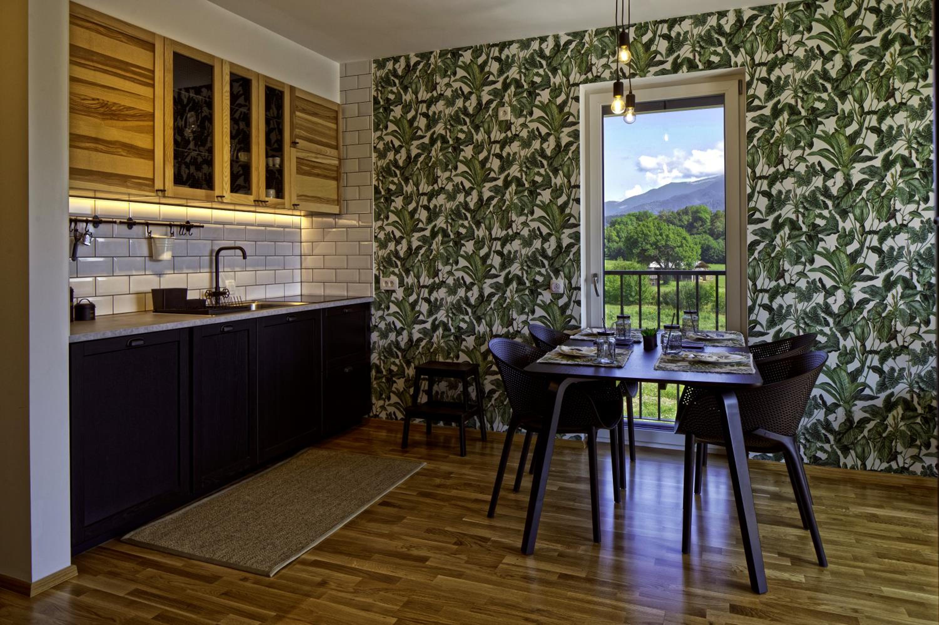 Apartment With Mountain View photo 2