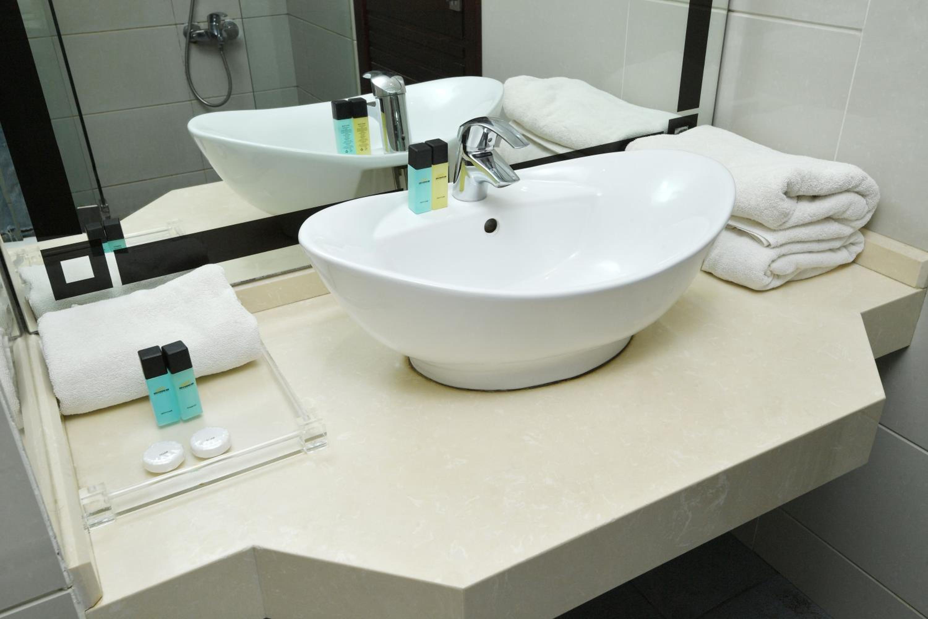 Junior Suite with Sea View - Photo 2