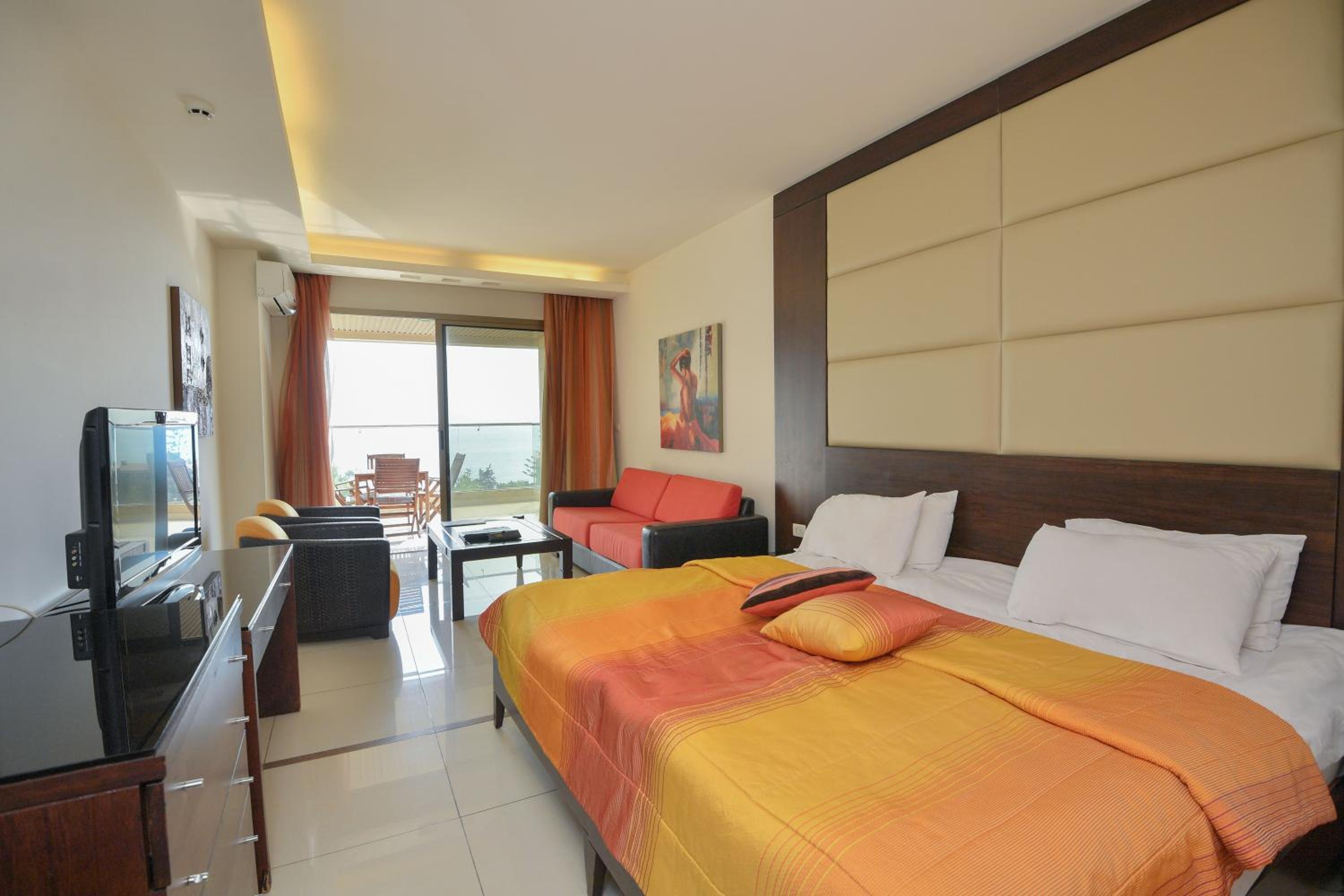 Junior Suite with Sea View - Photo 8