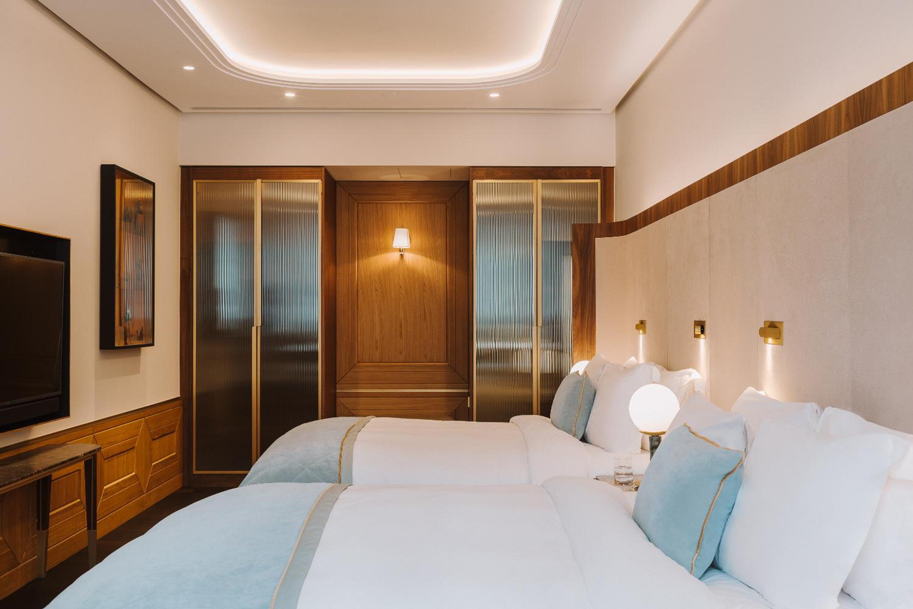 Executive Suite with Two Queen Beds