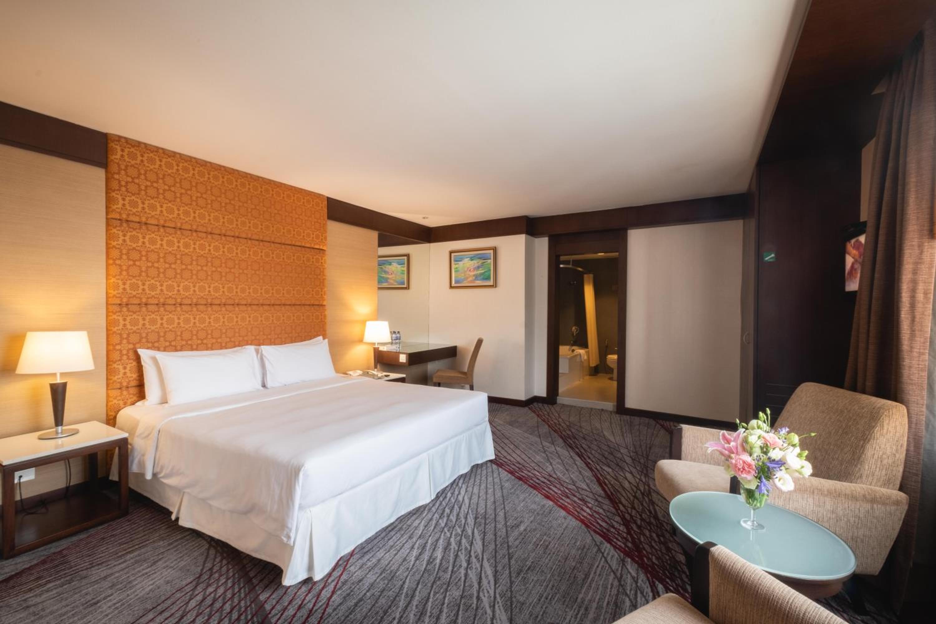 Executive Suite photo 2