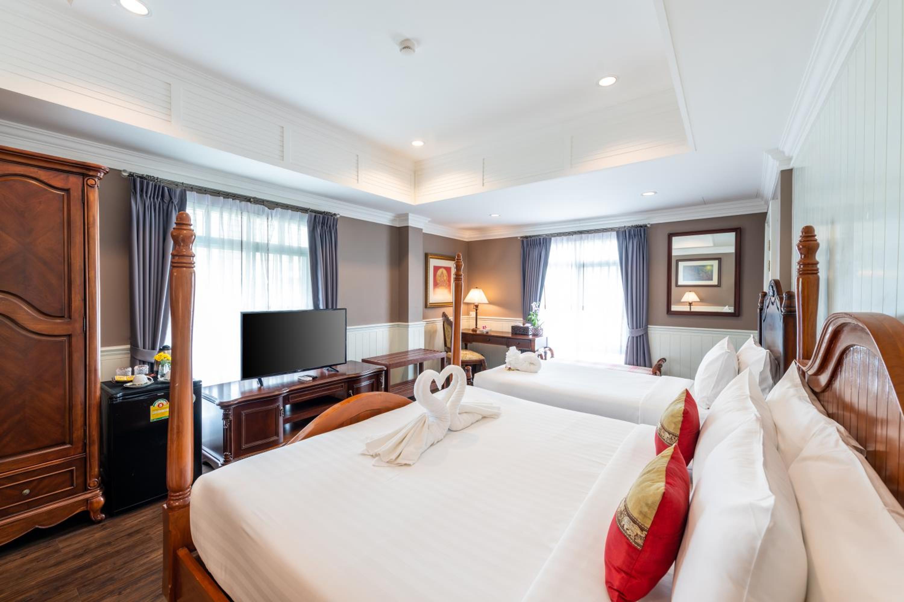 Triple Suite with City View photo 3