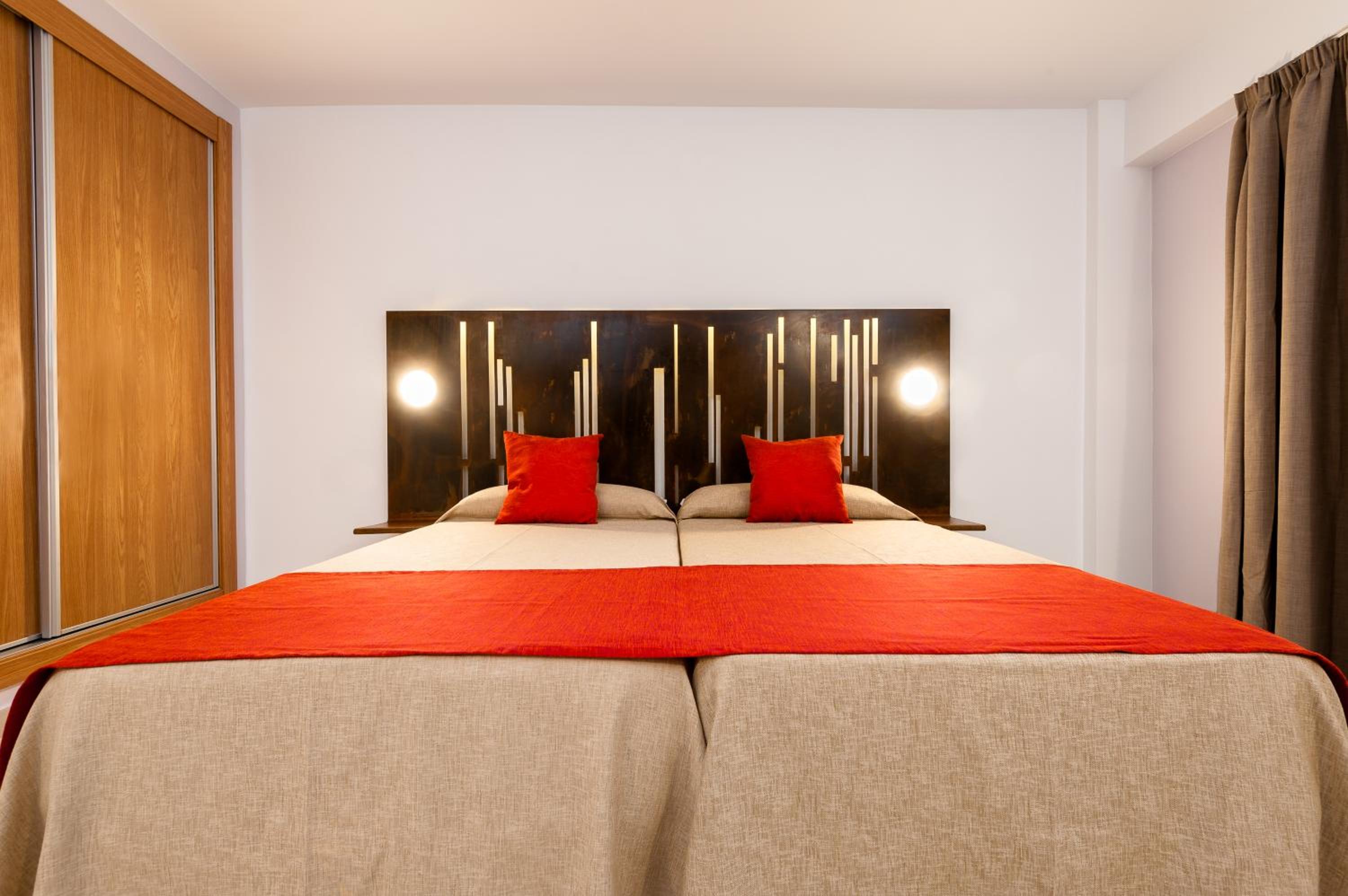 Double or Twin Room (2 Adults) photo 2