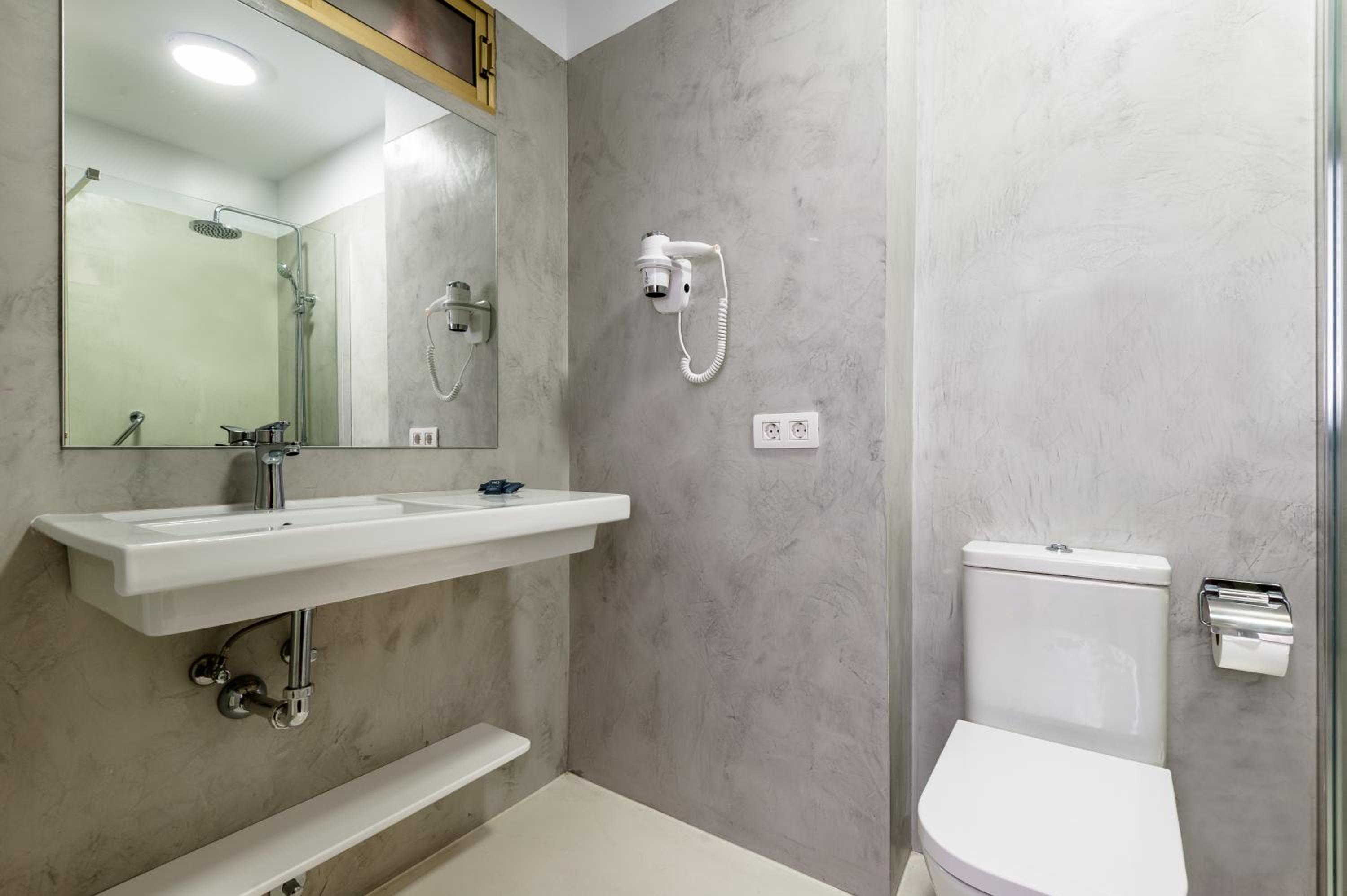 Double Room with Lounge (4 adults) photo 2