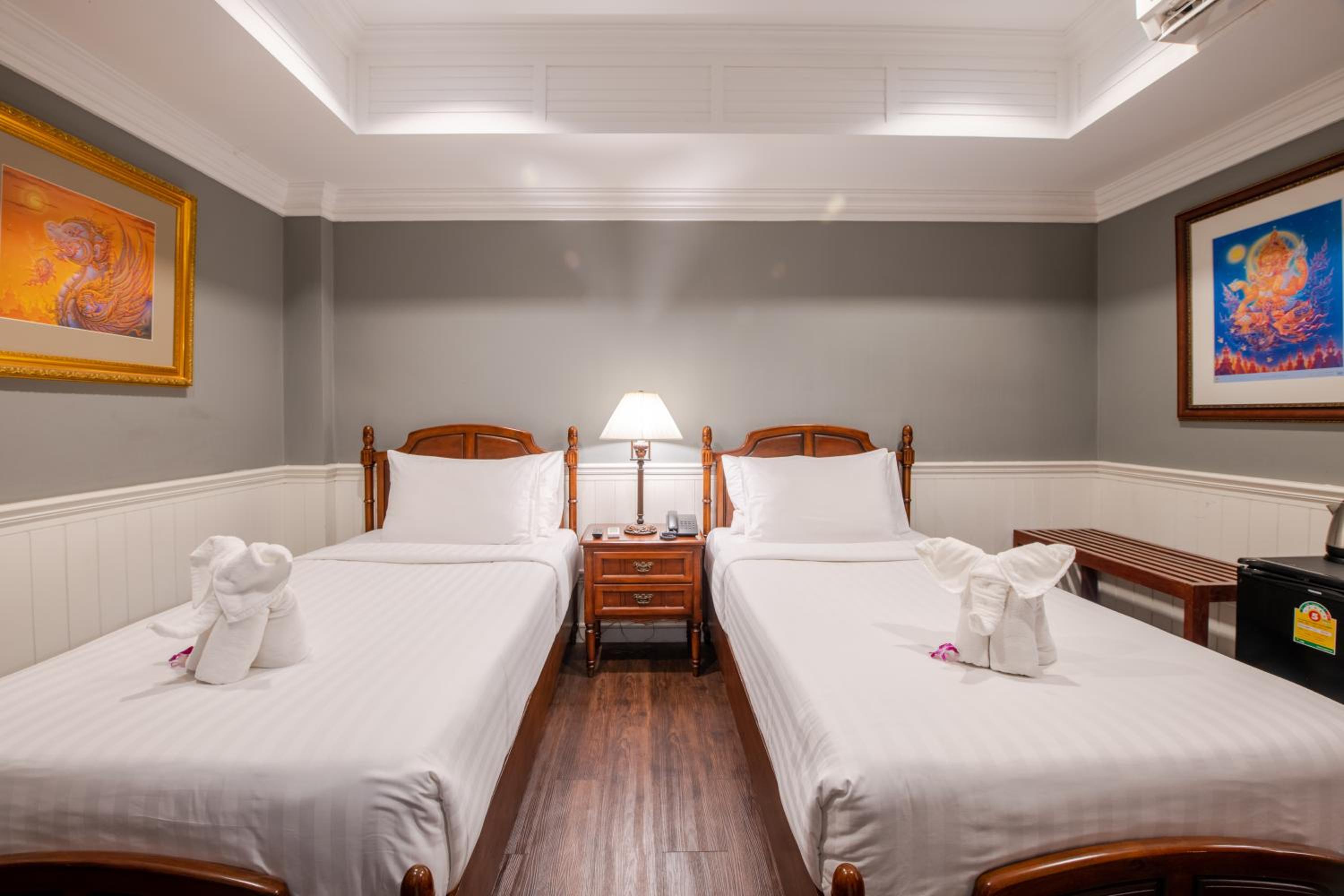 Deluxe Double Or Twin Room (No Window) photo 3