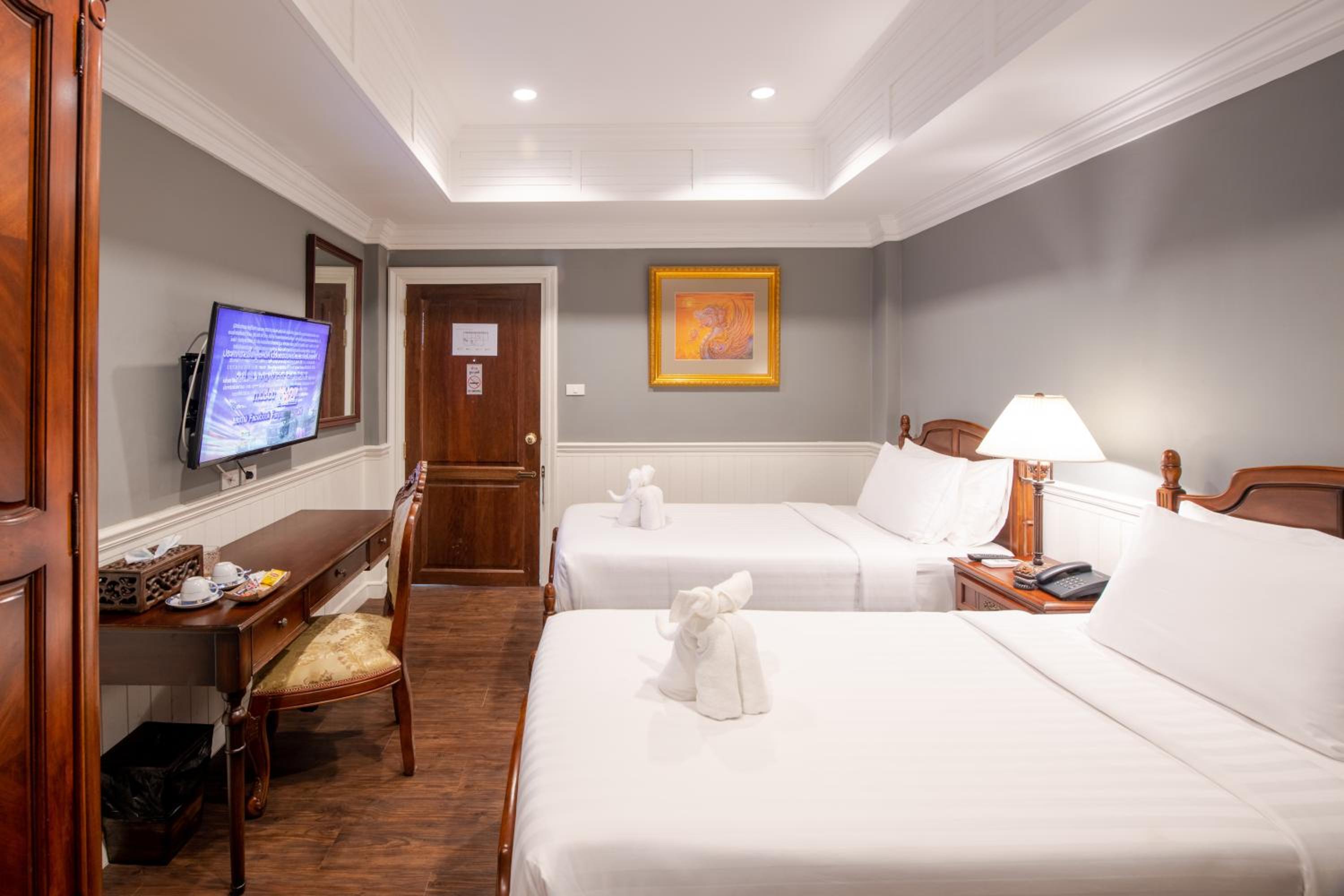 Deluxe Double Or Twin Room (No Window) photo 2