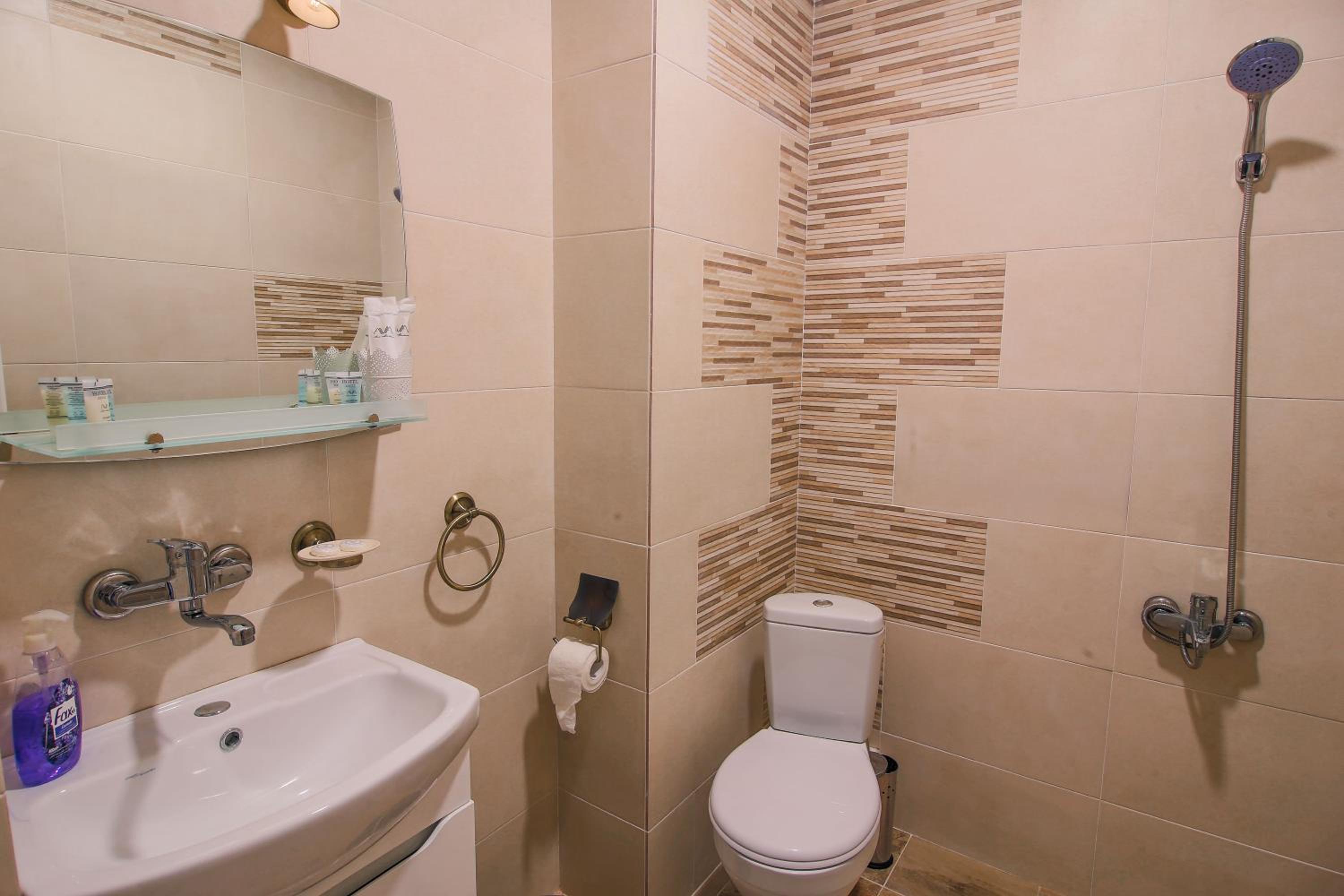 Deluxe Double Room with Balcony photo 2