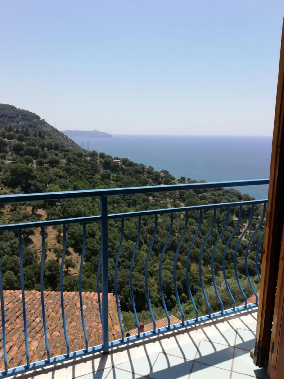 Superior Triple Room with Sea View - Separate Building photo 2