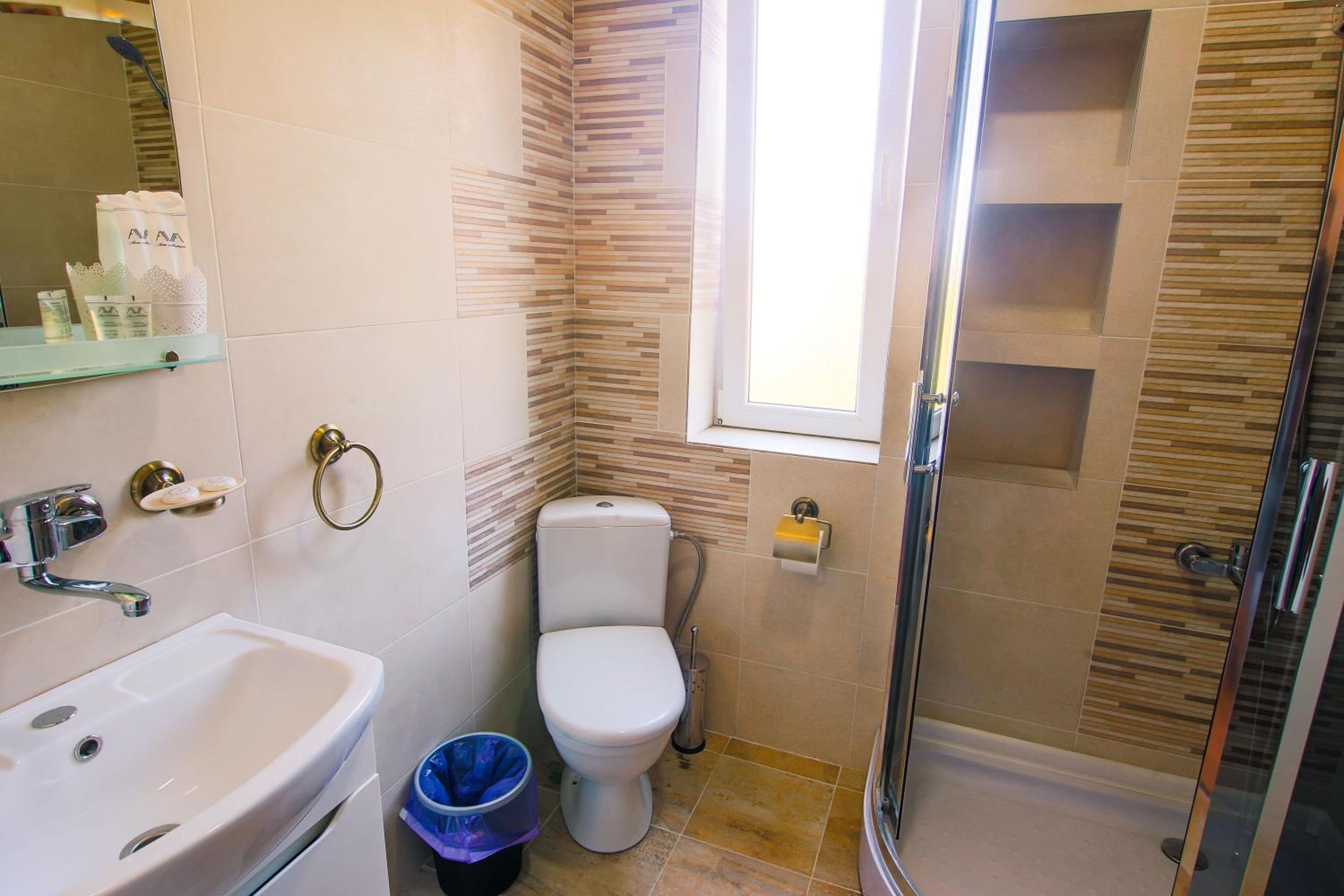 Deluxe Double Room with Balcony photo 3