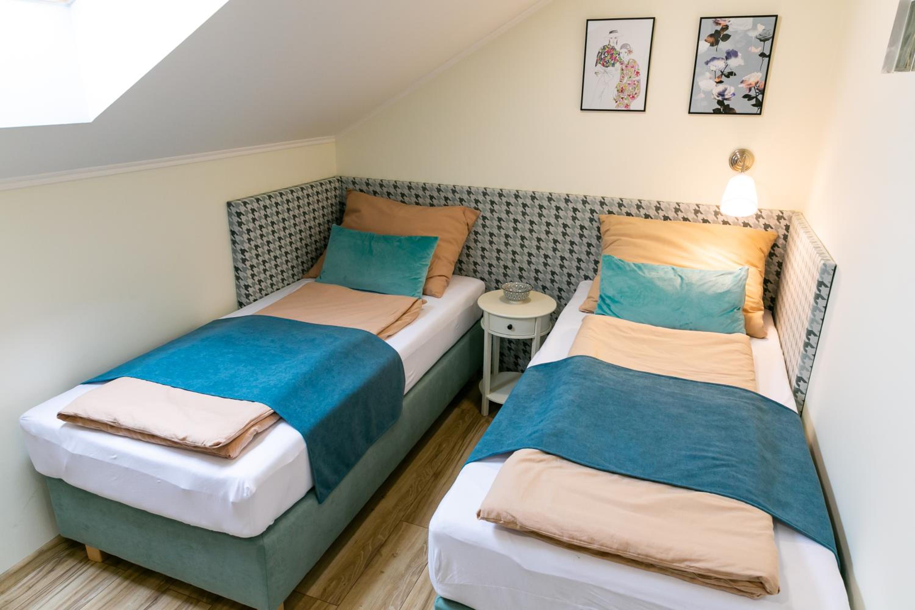 Double or Twin Room with View - Photo 6