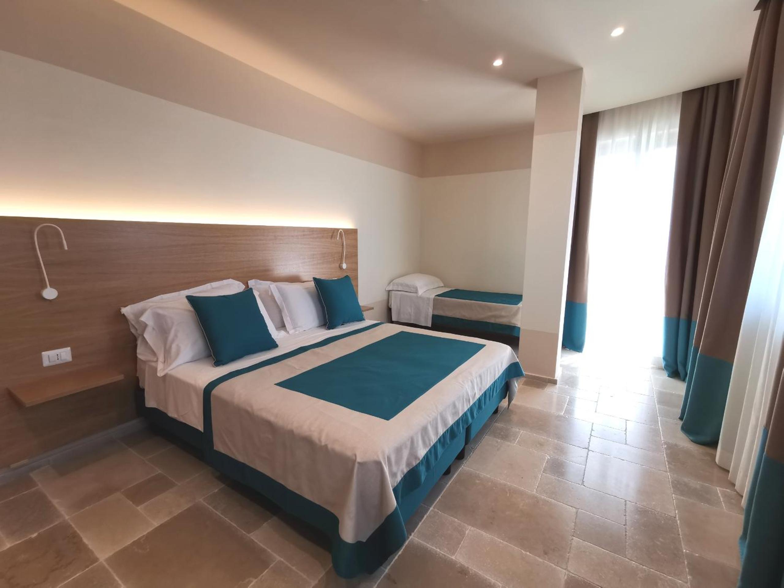 Triple Room with Garden View - Photo 3