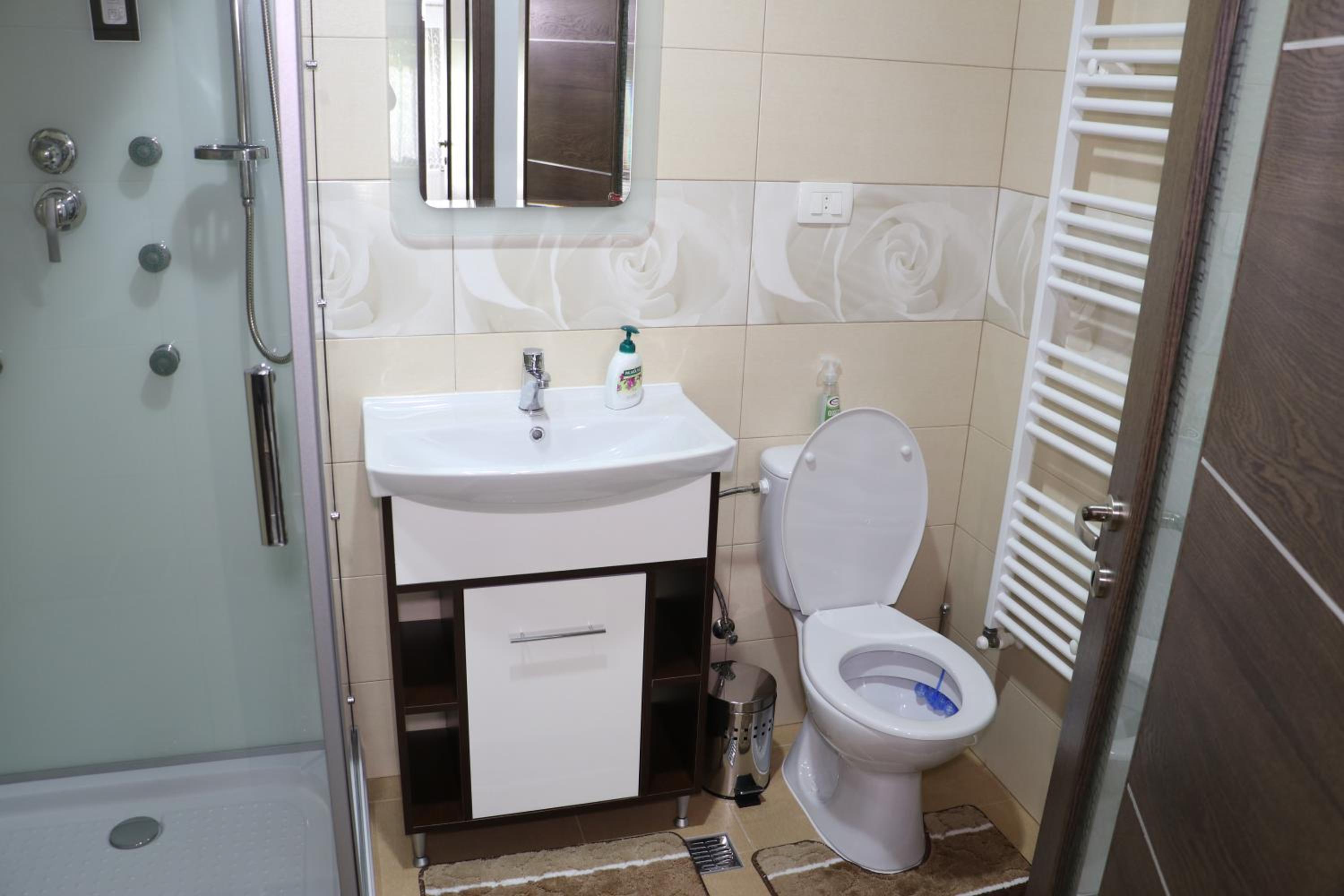 Double Room with Private Bathroom photo 2