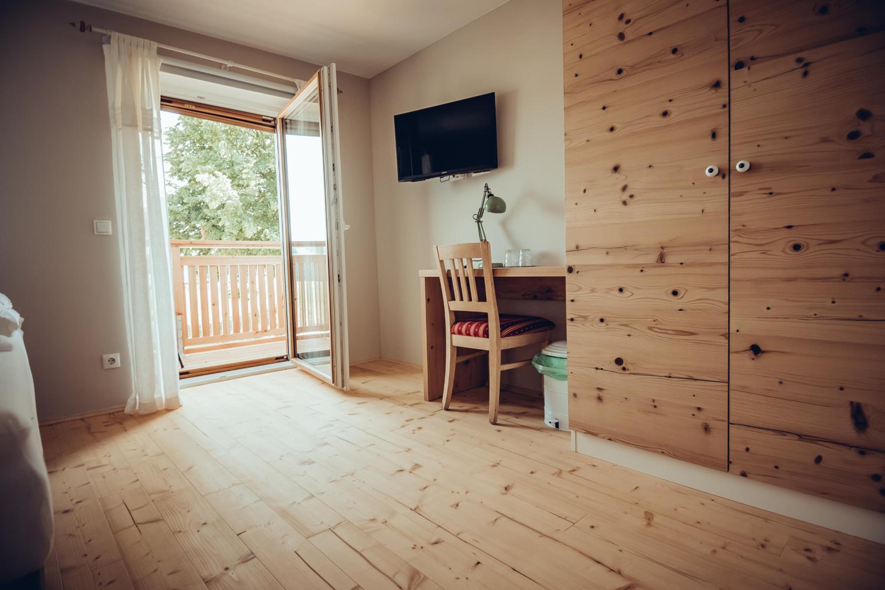Deluxe Double or Twin Room with Balcony photo 2