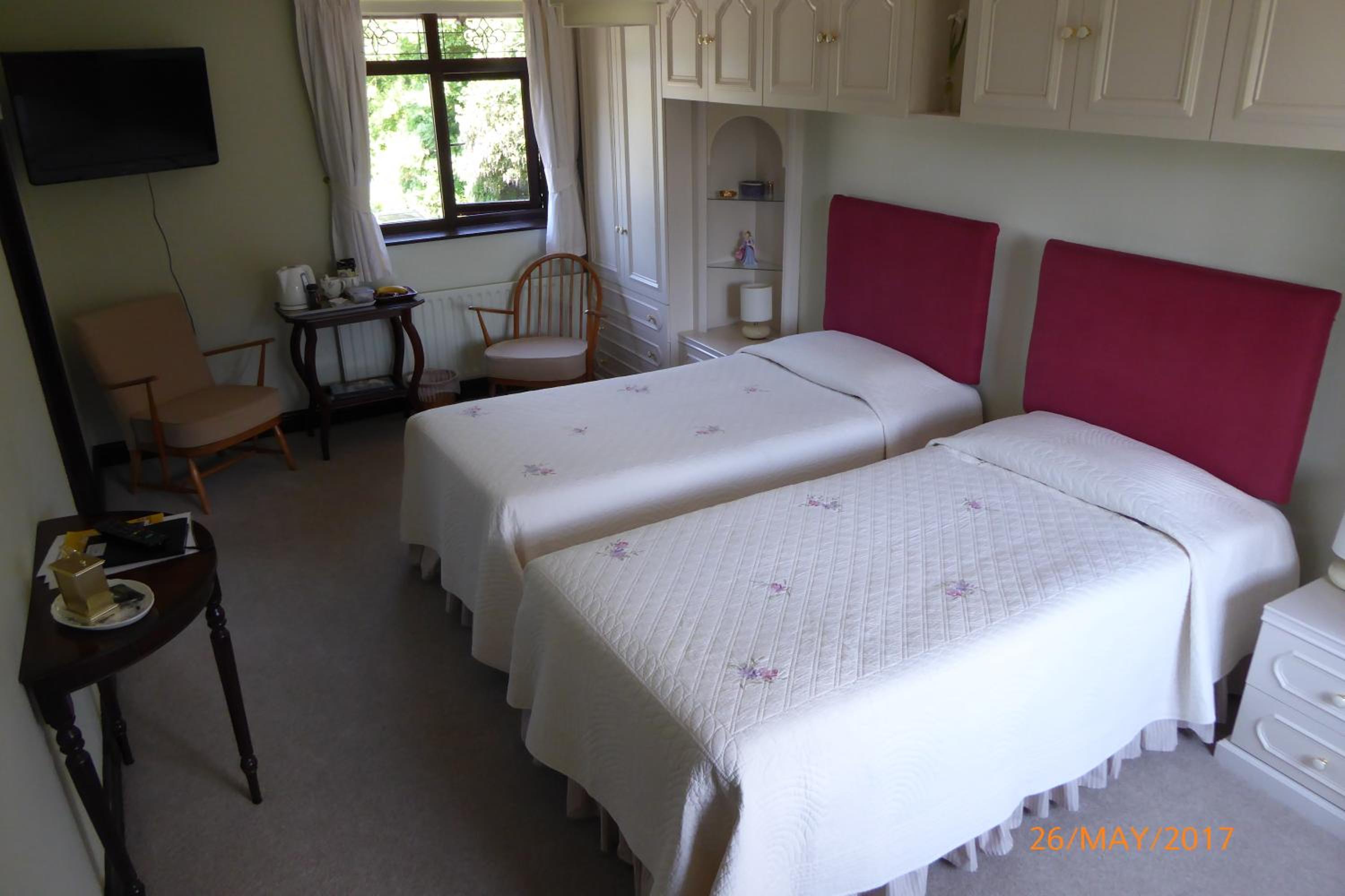 Double or Twin Room with Shower